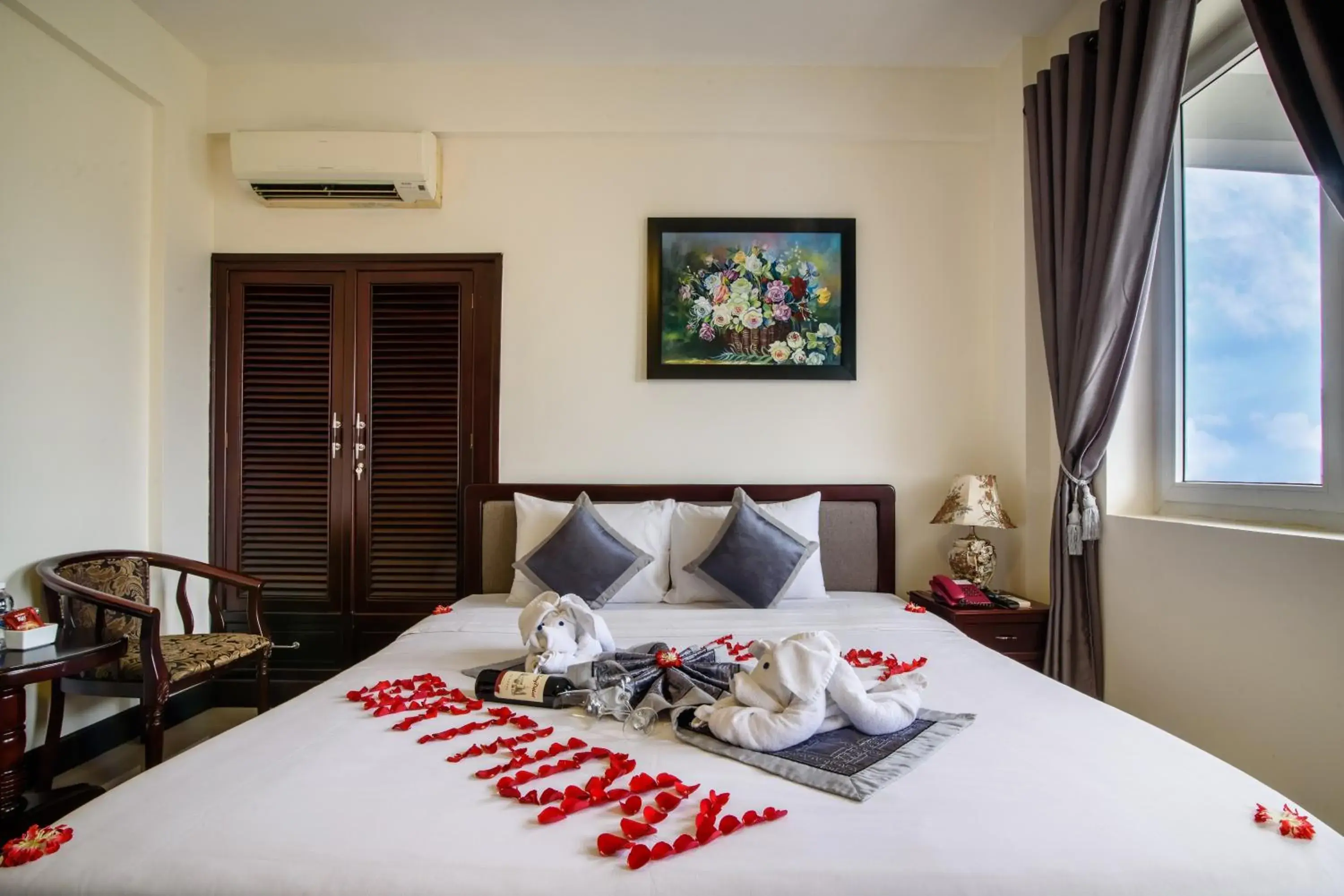 Superior Double Room in Baly Hotel Hue Superior Double Room in Baly Hotel Hue