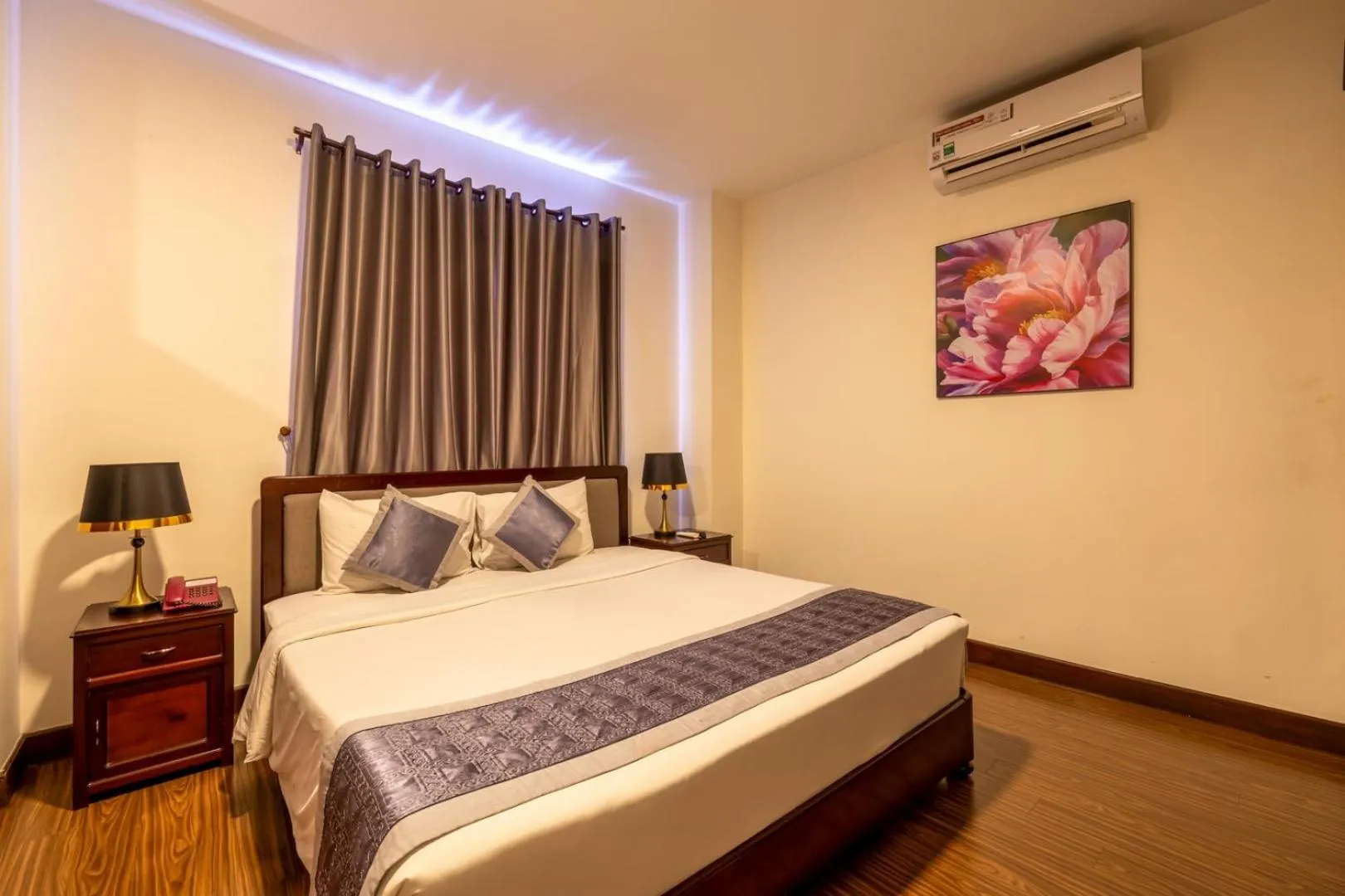 hair dresser, Bed in Baly Hotel Hue