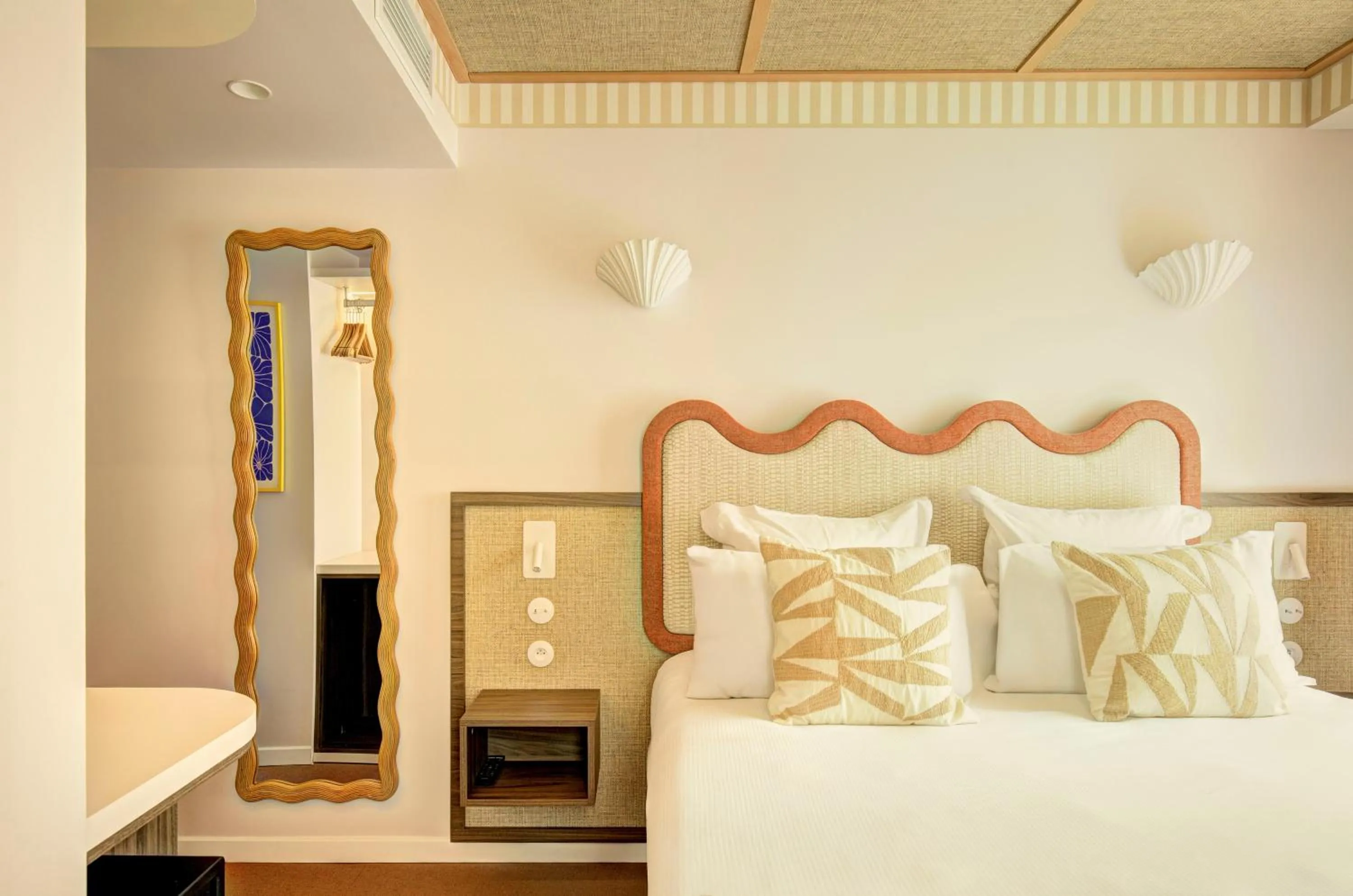 Bed in Hôtel Gabriel