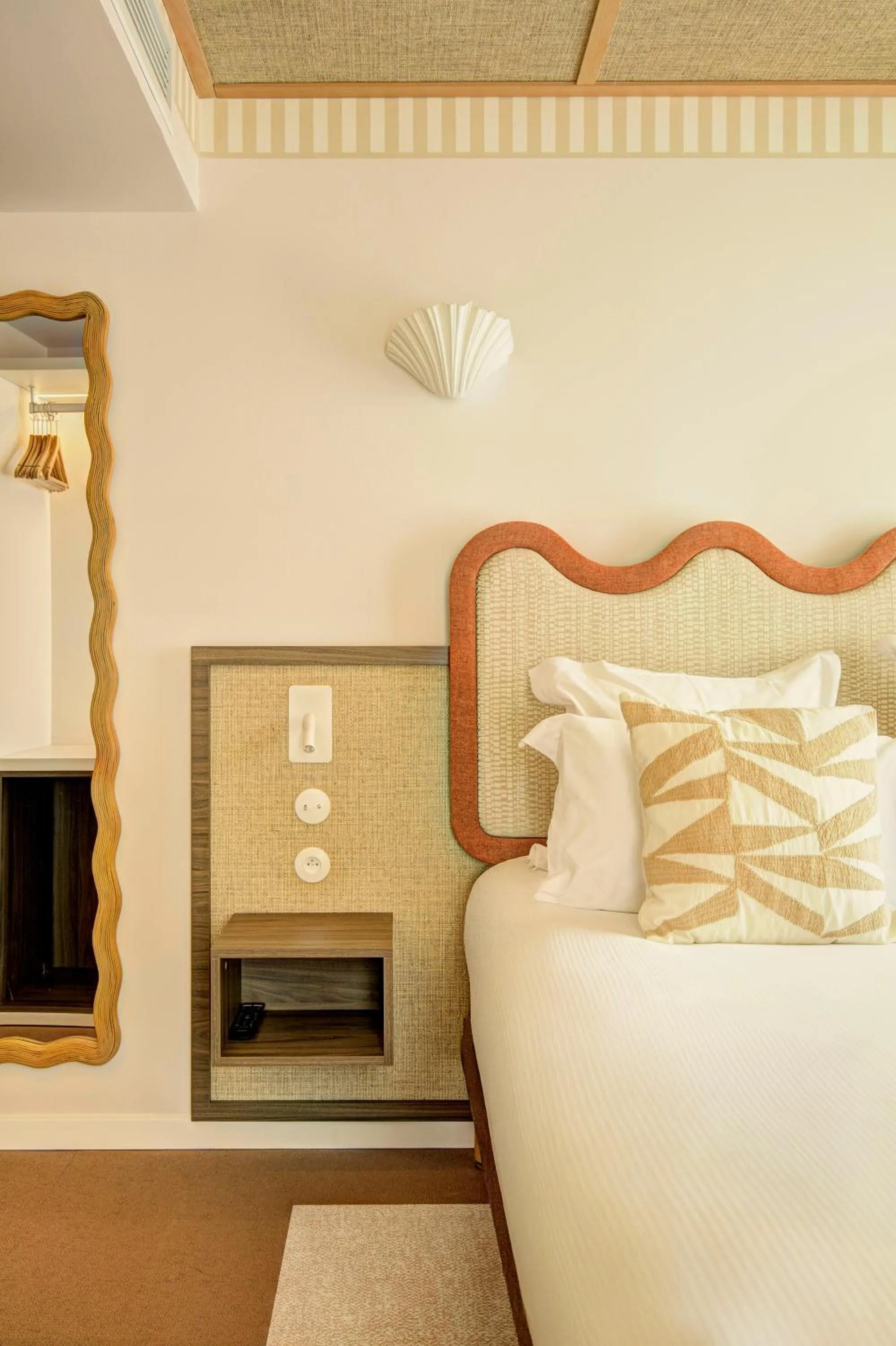 Jasmine Room - Privilege with Balcony in Hôtel Gabriel