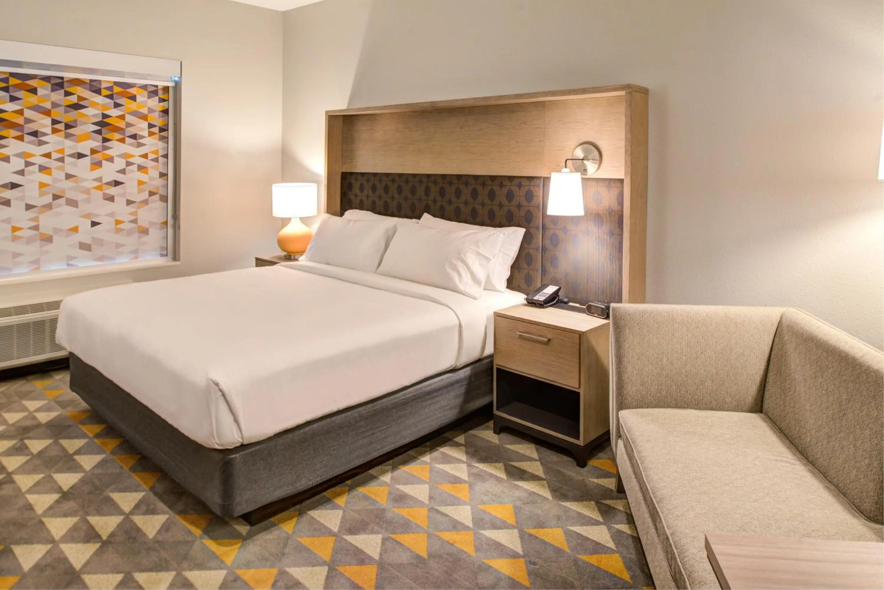 Photo of the whole room, Bed in Holiday Inn Hotel & Suites - Houston West - Katy Mills by IHG
