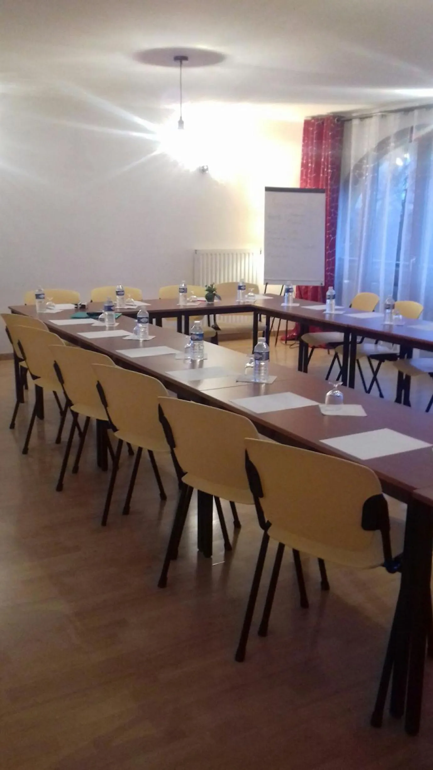 Meeting/conference room in Logis Hotel- Restaurant La Haie Des Vignes Séminaires et Evènementiel