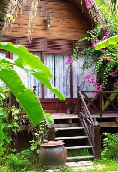 Decorative detail in Ocean Star Resort