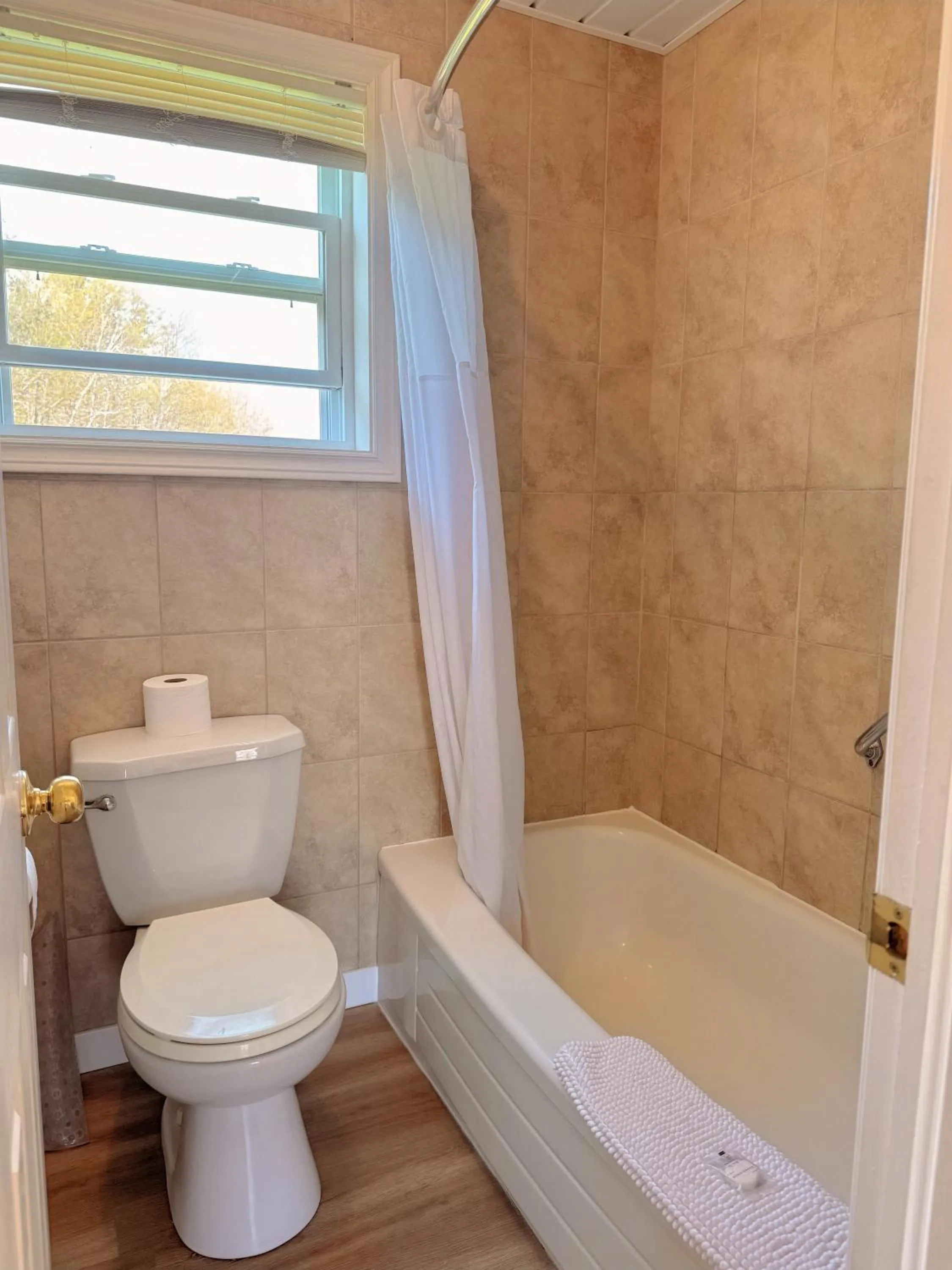 Shower in Fair Isle Motel