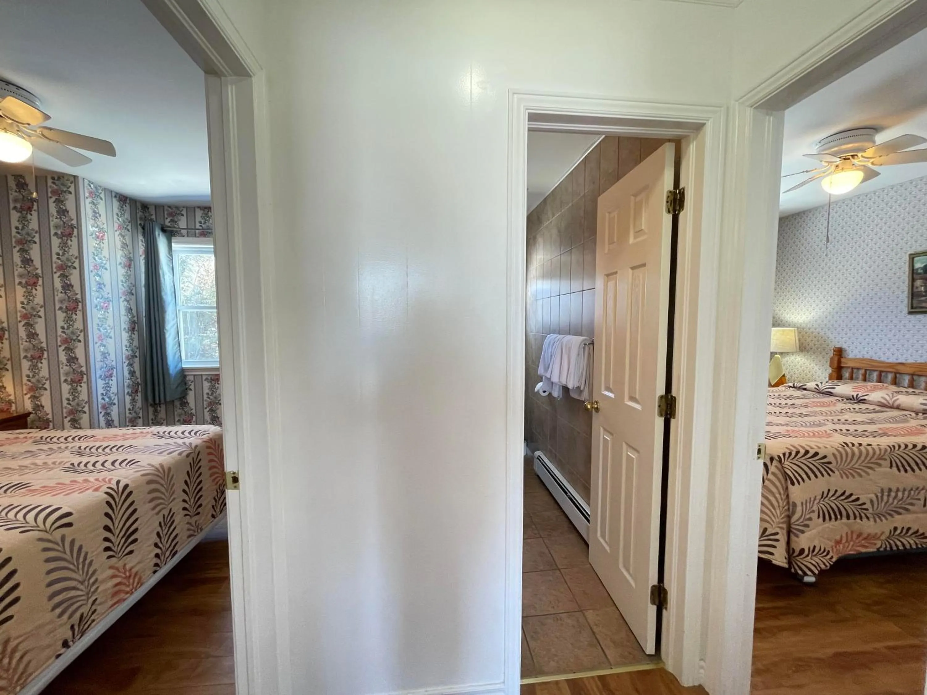 Bedroom, Bed in Fair Isle Motel