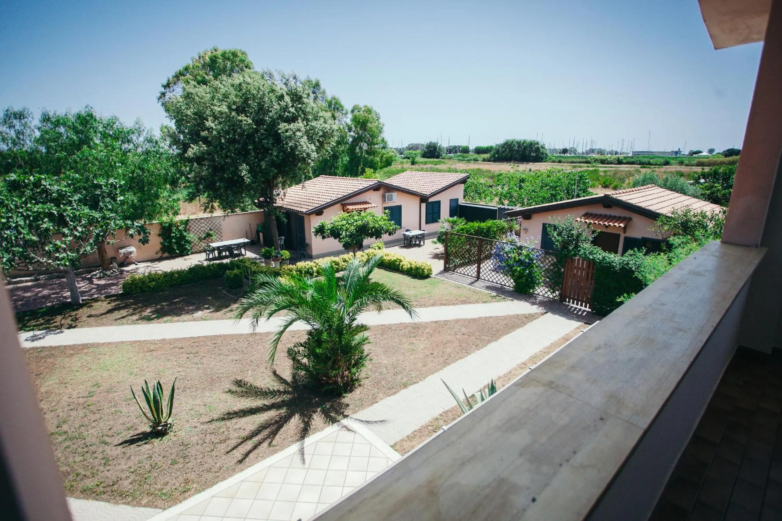 Garden view in Domus Leonardo-Private Free Parking