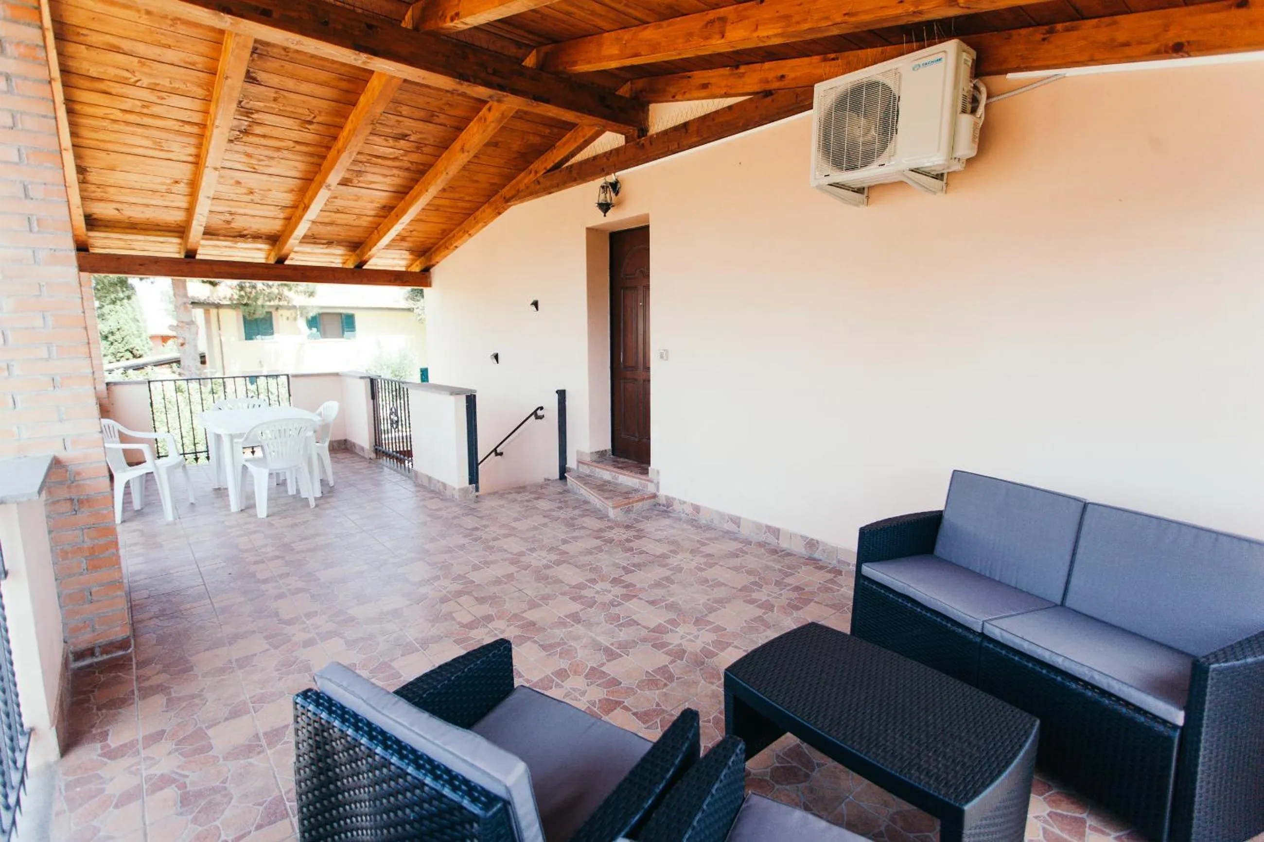 Balcony/Terrace in Domus Leonardo-Private Free Parking