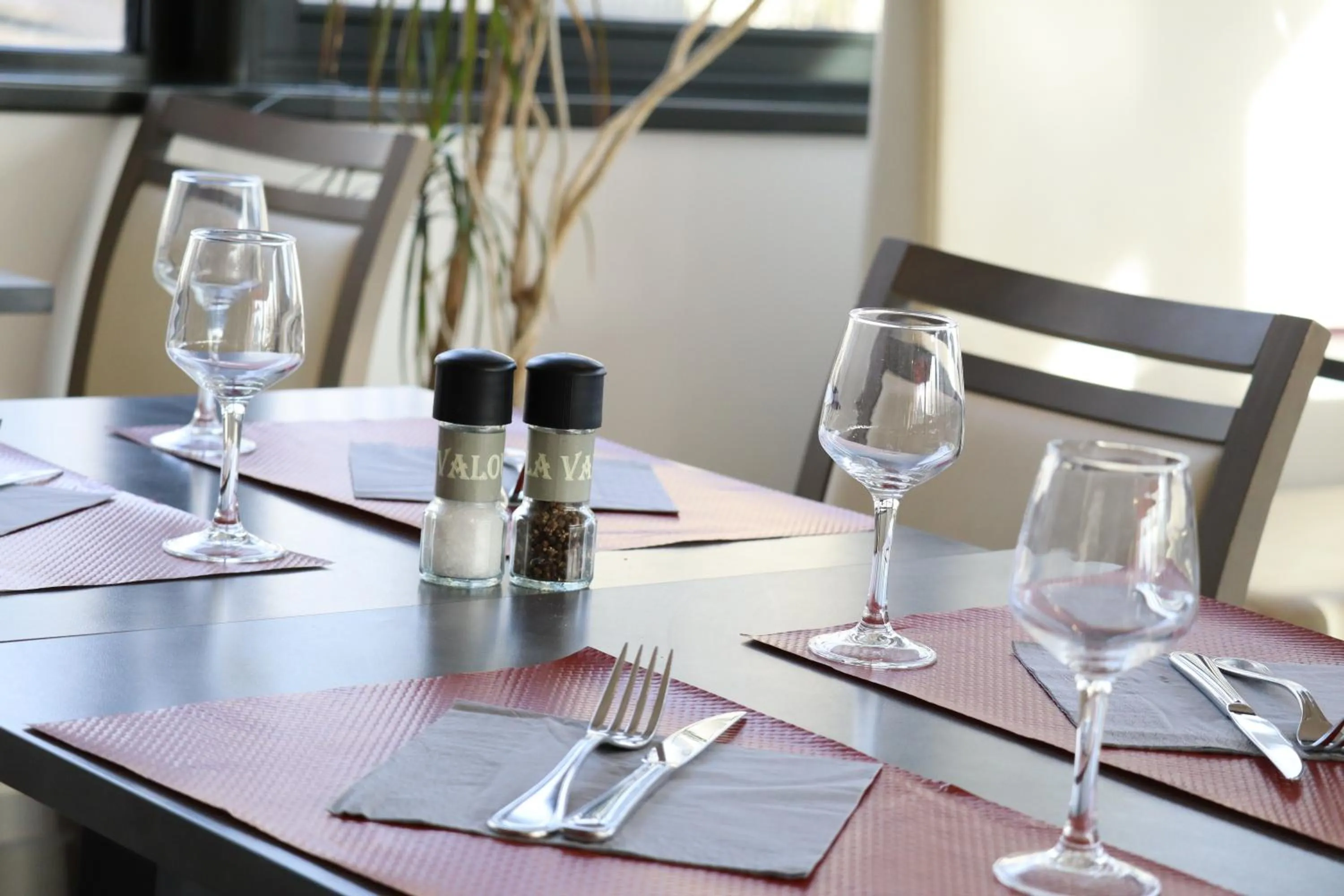 Hôtel Le Vouglans - Restaurant La Valouse