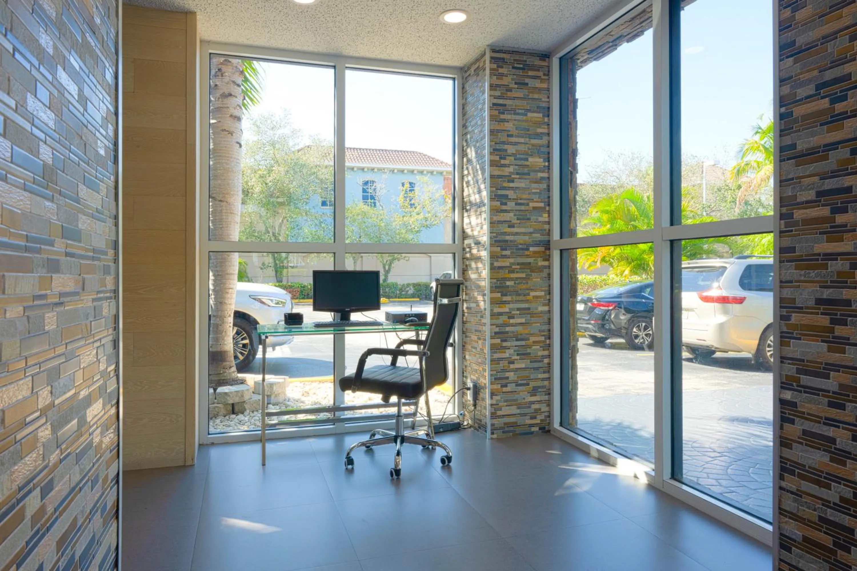 Business facilities in The Palms Inn & Suites Miami, Kendall, FL