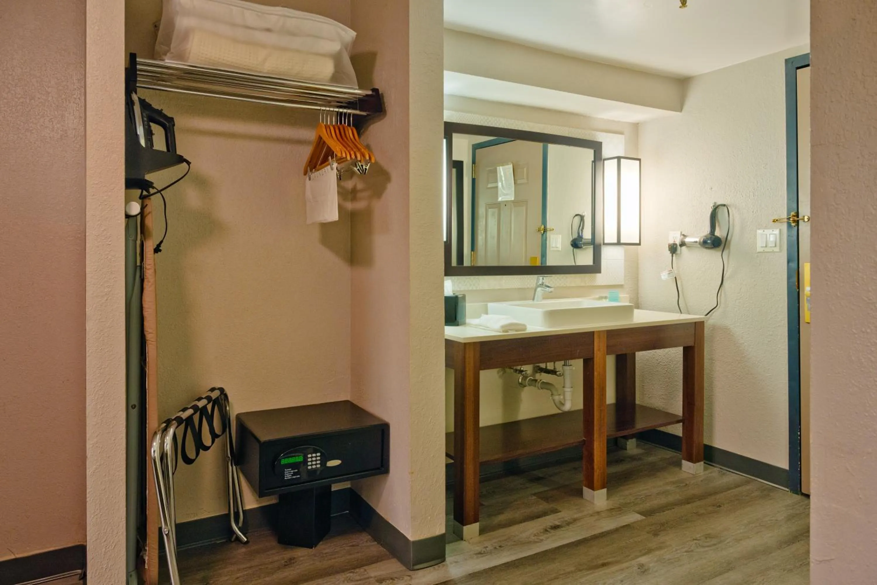 safe in The Palms Inn & Suites Miami, Kendall, FL