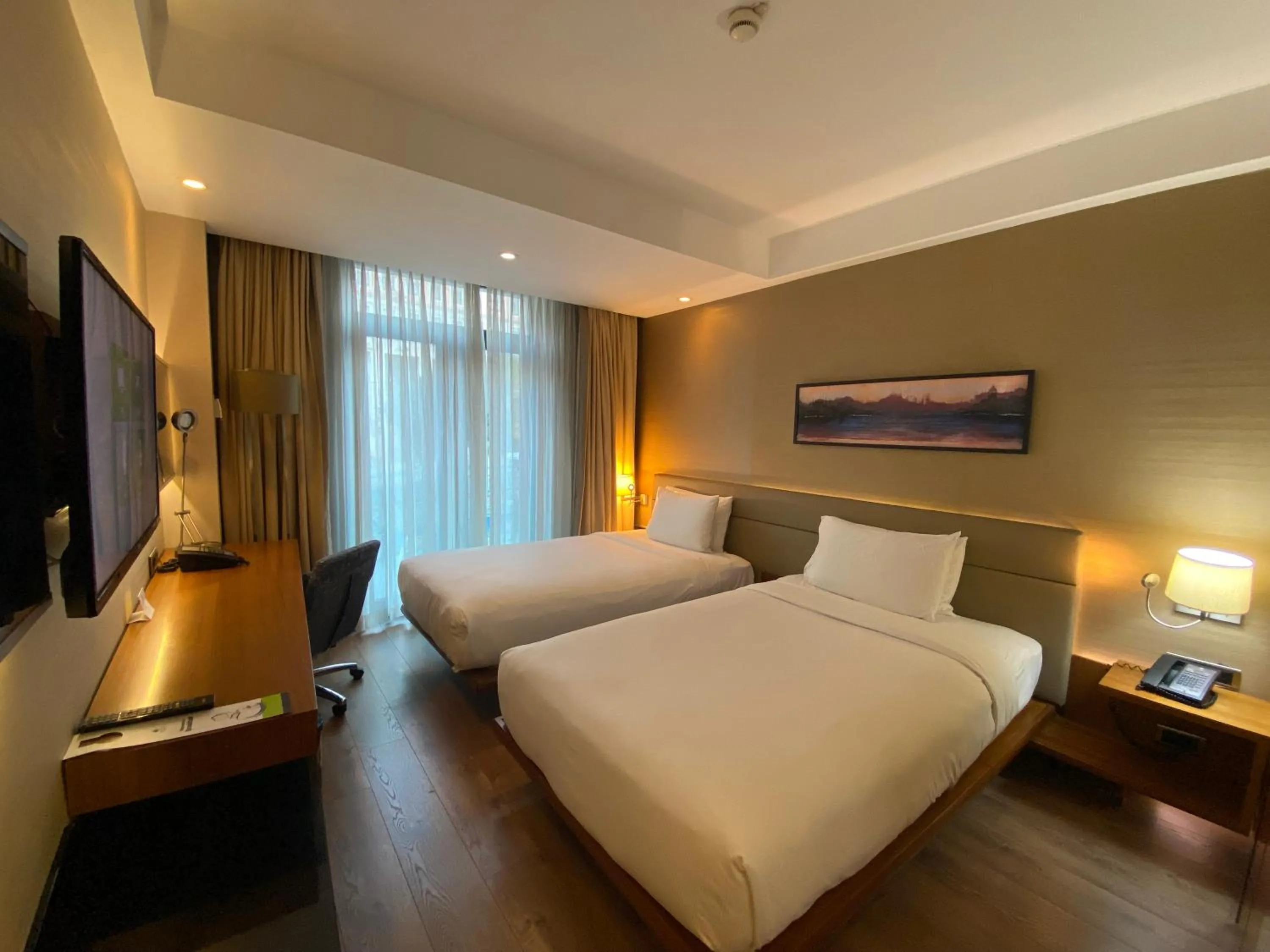 Photo of the whole room, Bed in DoubleTree By Hilton Istanbul - Old Town