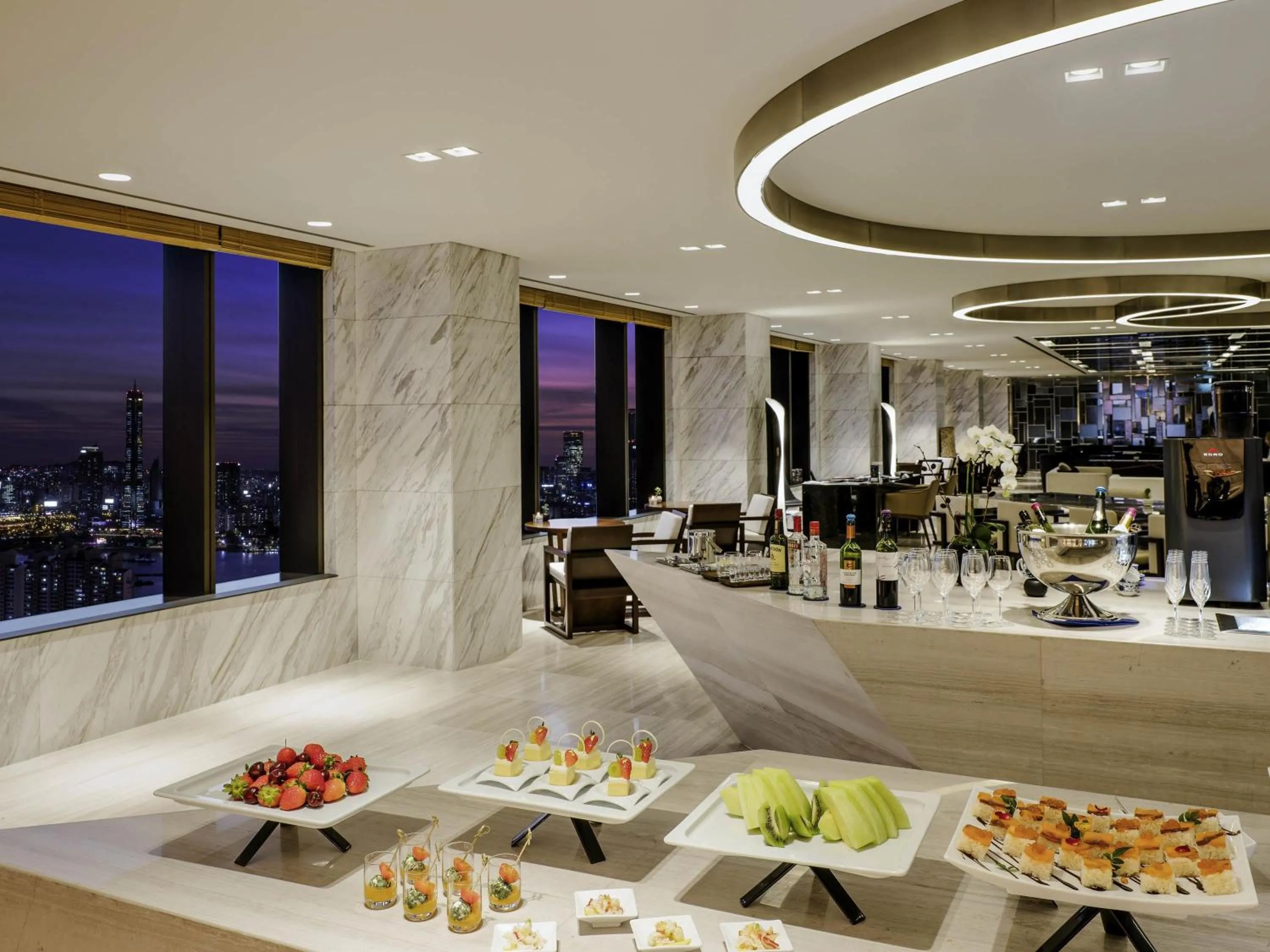 Lounge or bar in Novotel Ambassador Seoul Yongsan