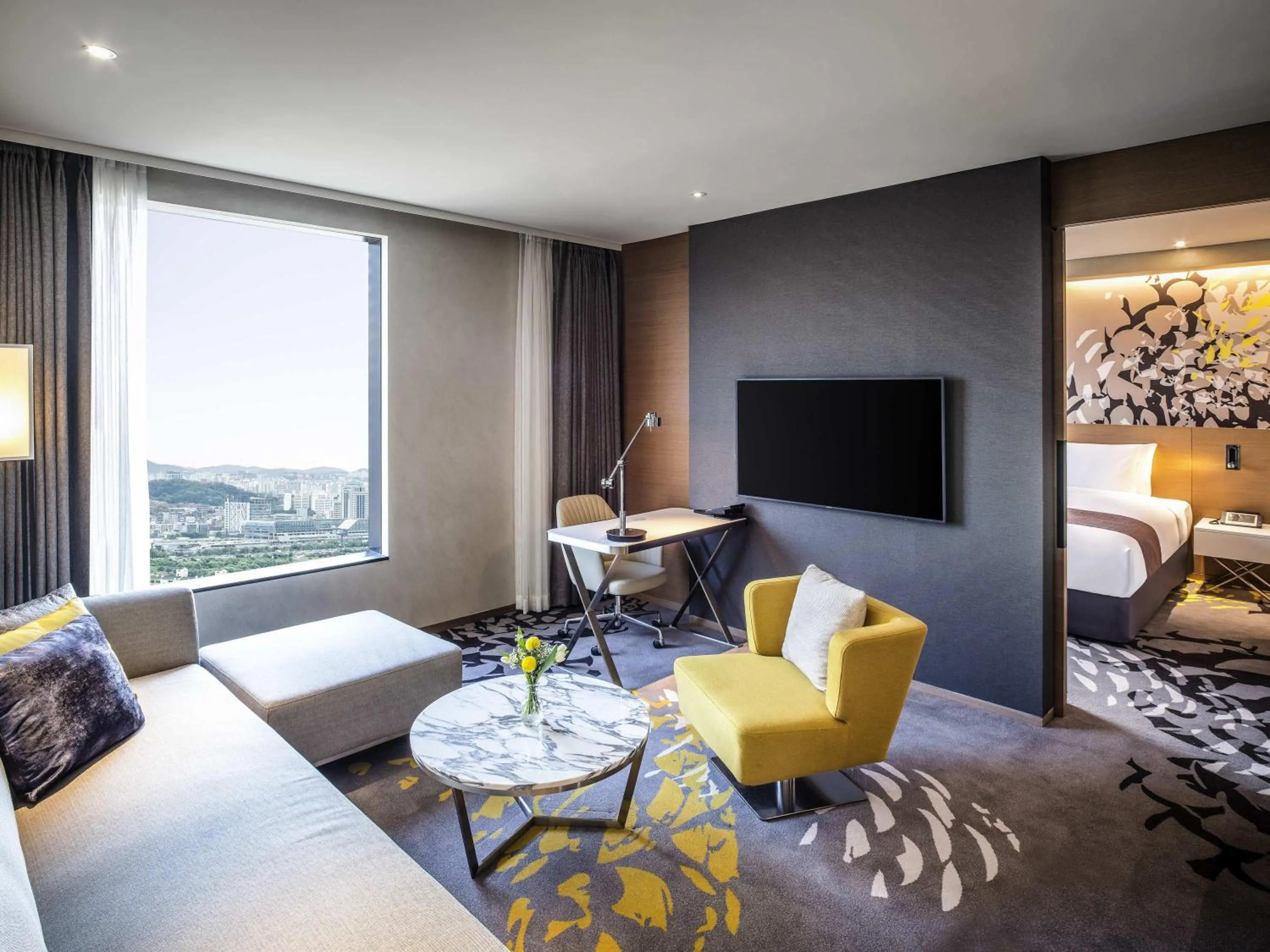 Bedroom in Novotel Suites Ambassador Seoul Yongsan