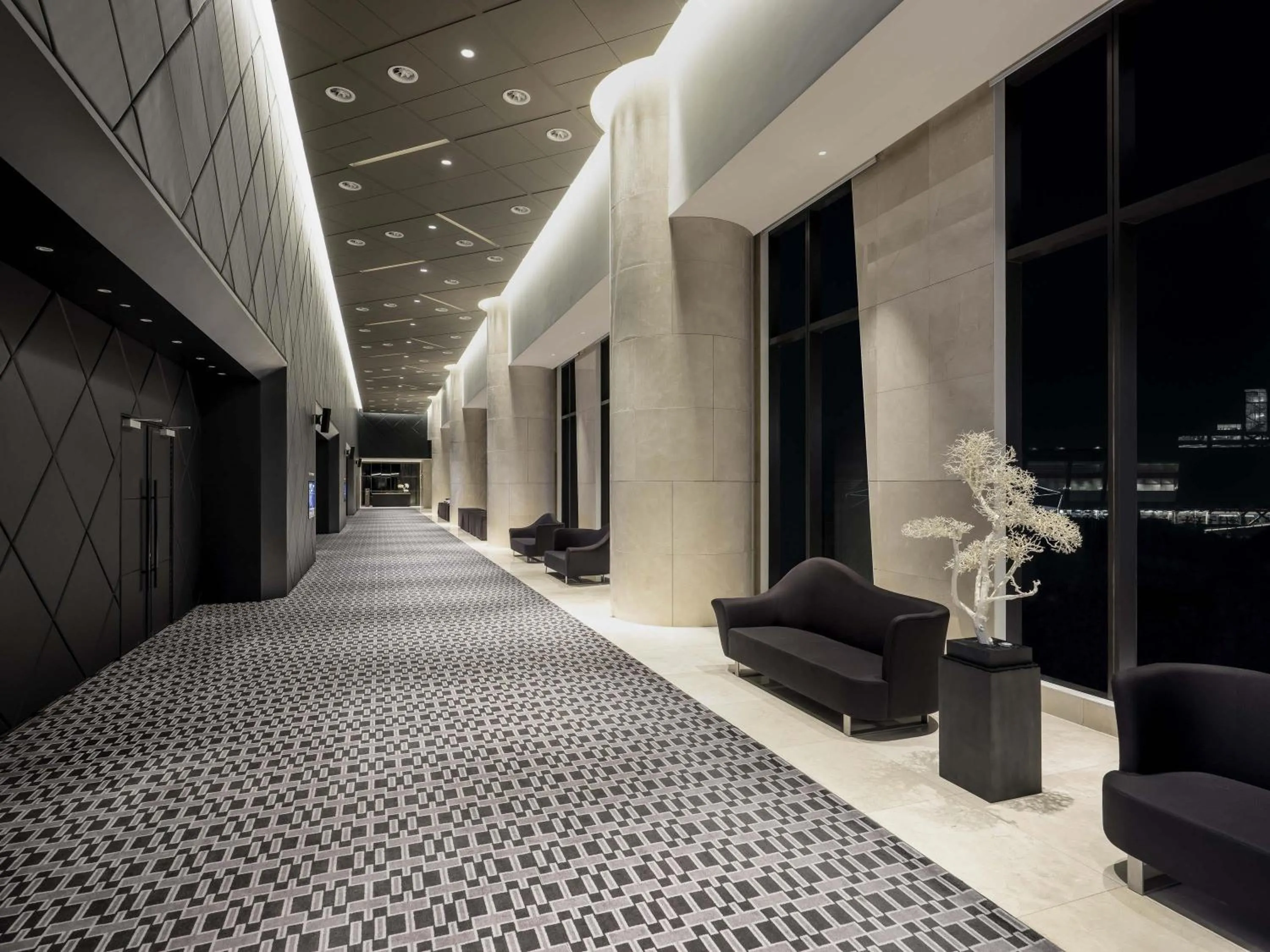 Meeting/conference room in Novotel Suites Ambassador Seoul Yongsan