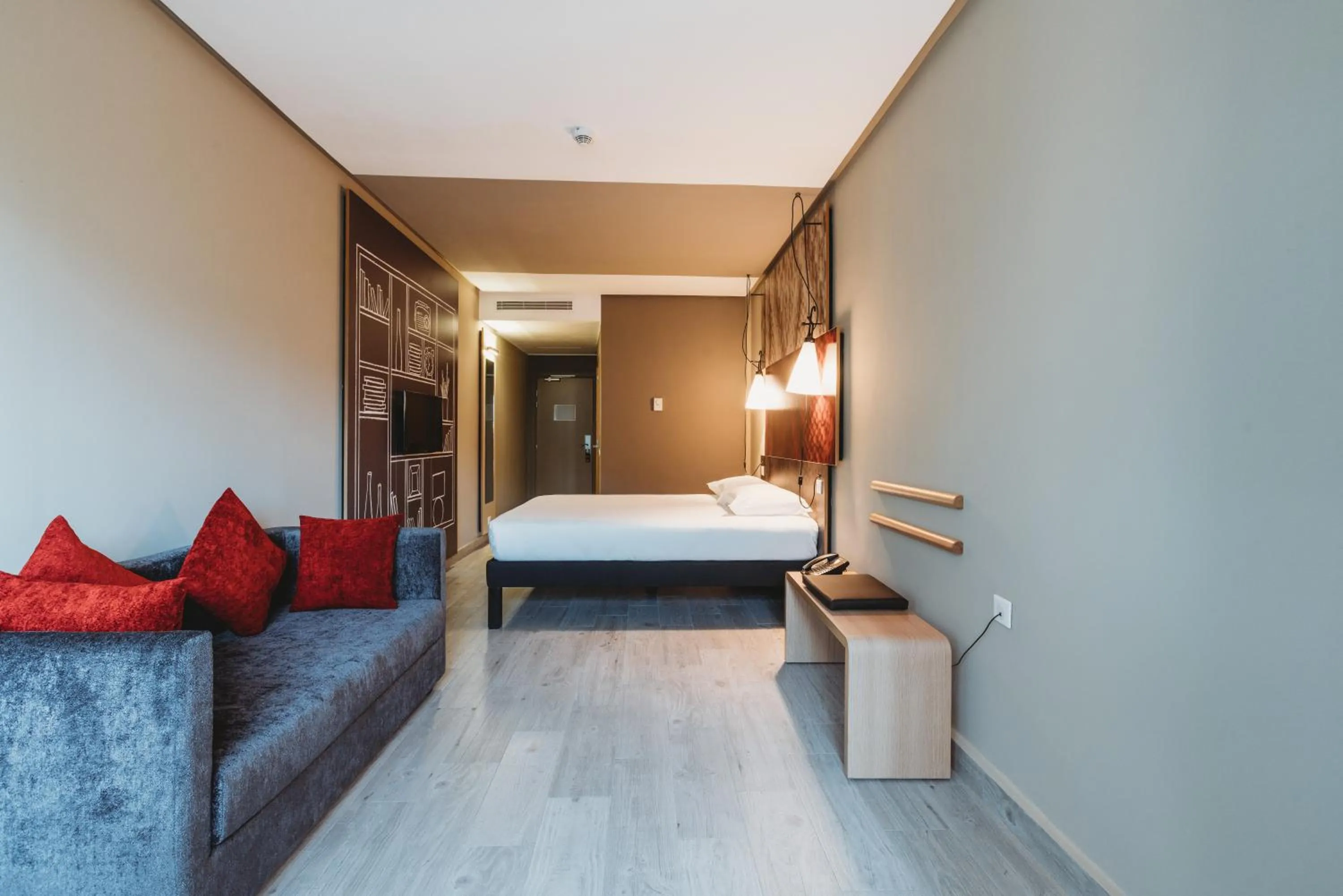 Living room, Bed in Ibis Mohammedia