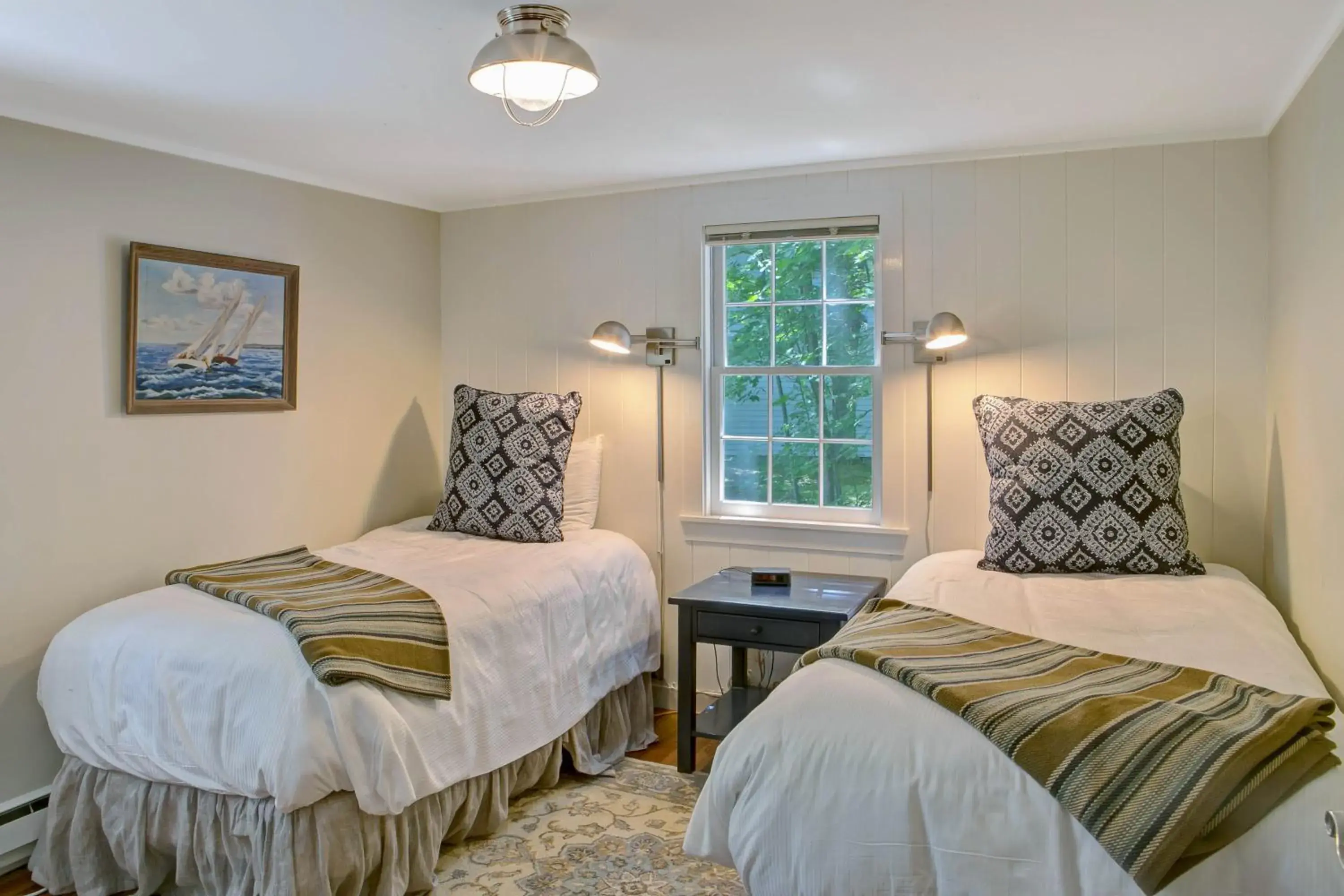 Three Bedroom Cottage with Lake View - single occupancy in Basin Harbor Three Bedroom Cottage with Lake View - single occupancy in Basin Harbor