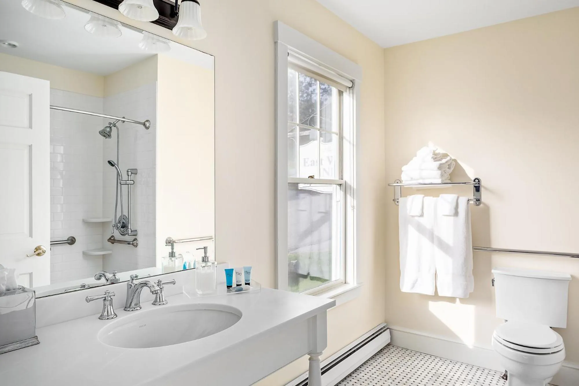 Bathroom in East Wind Inn on the Water