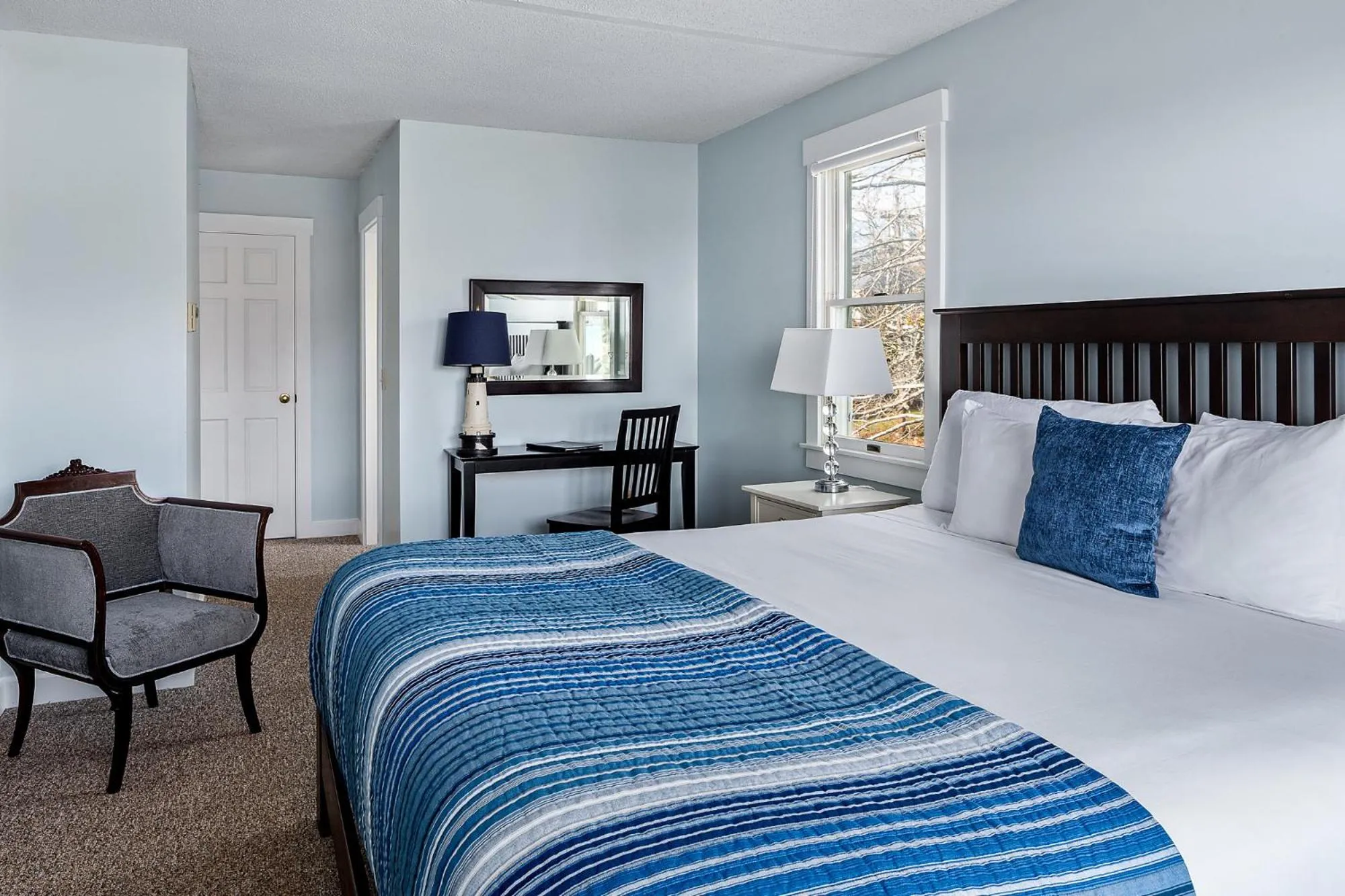 Photo of the whole room in East Wind Inn on the Water