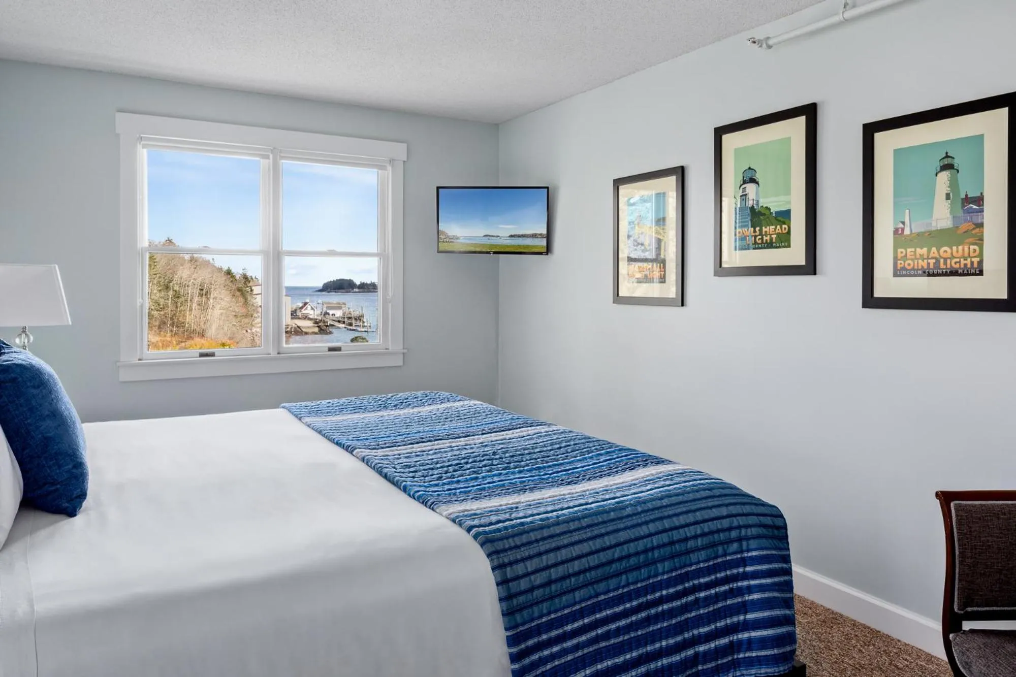 Bed in East Wind Inn on the Water