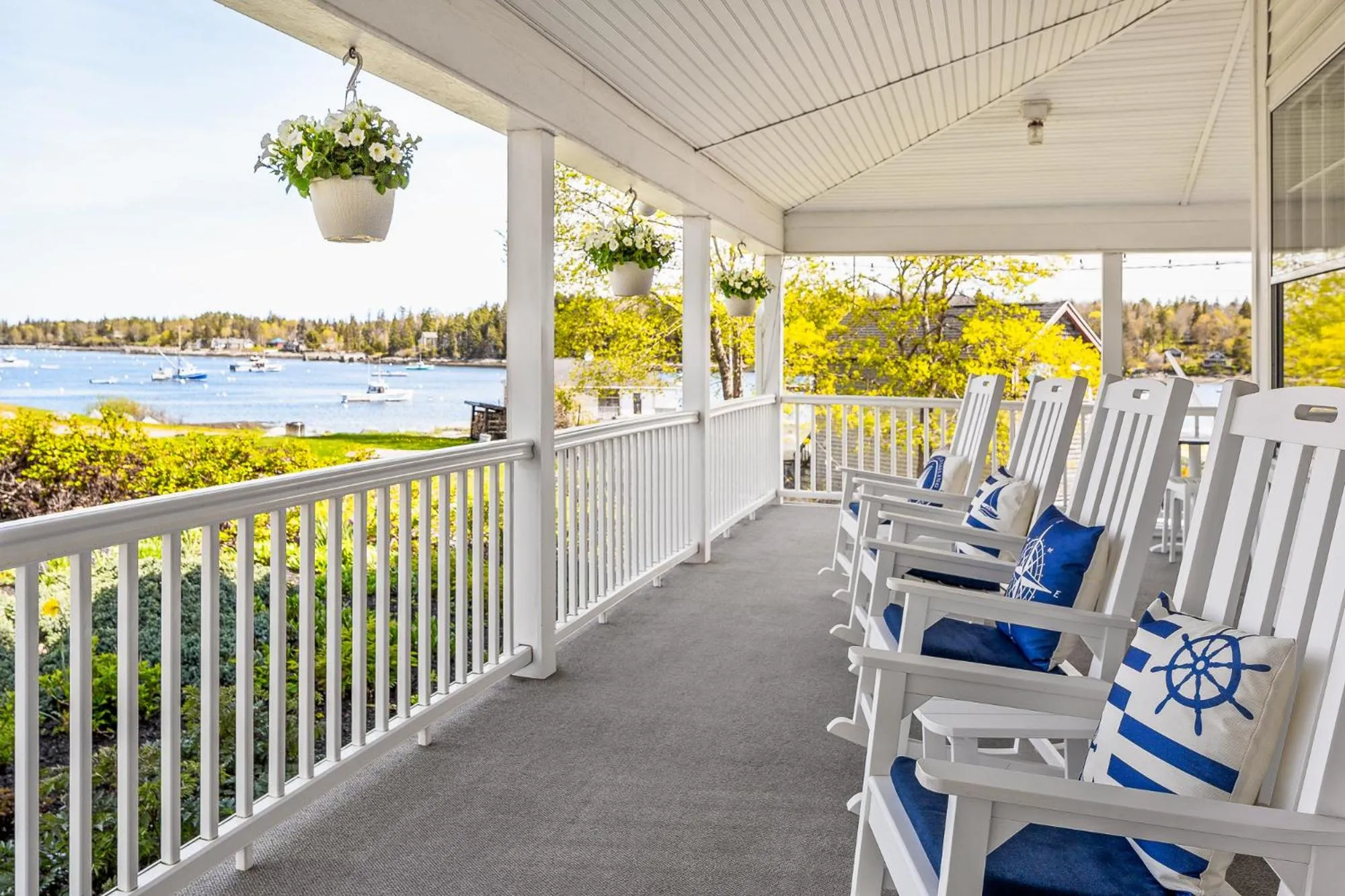 Balcony/Terrace in East Wind Inn on the Water