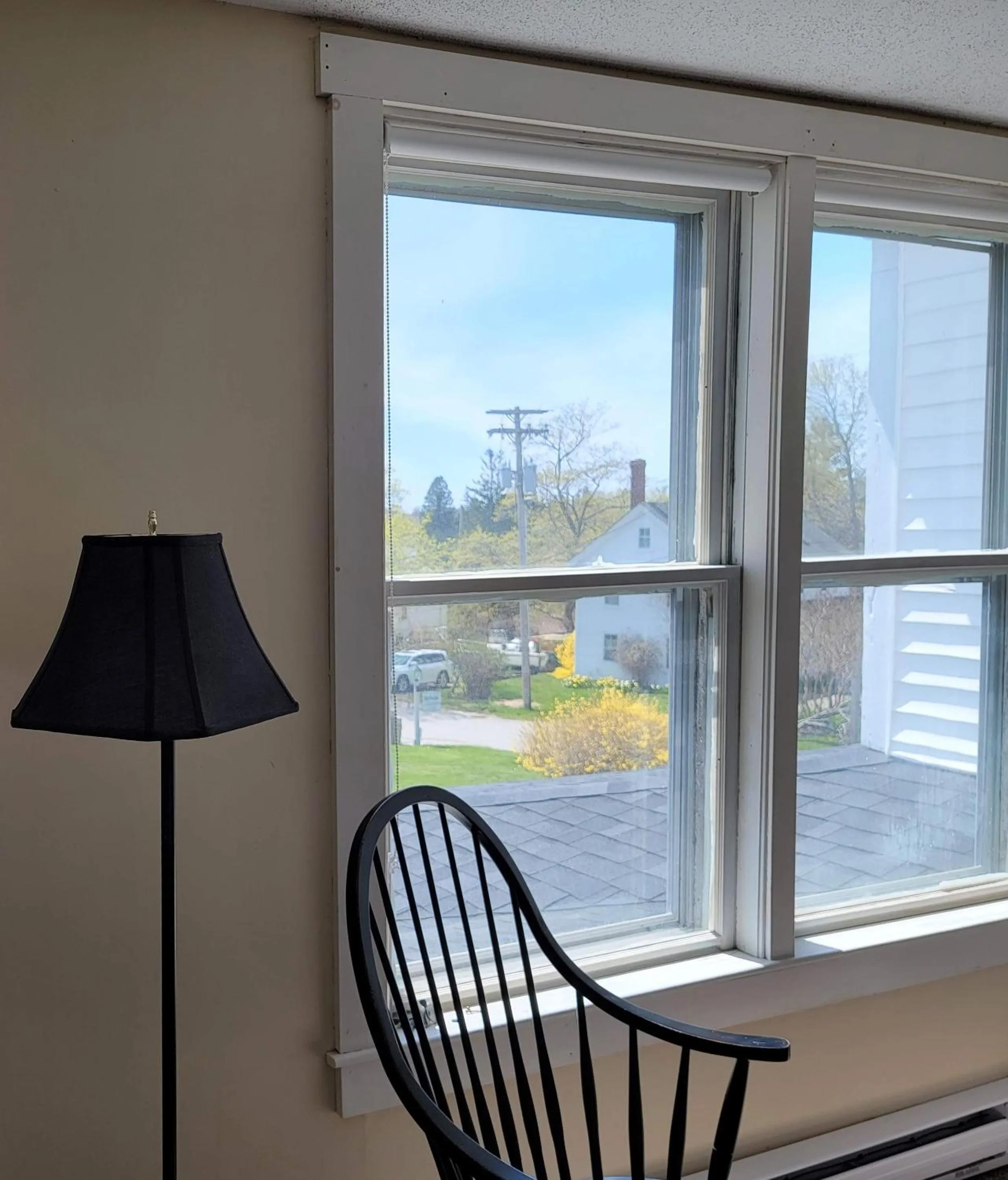 Seating area in East Wind Inn on the Water