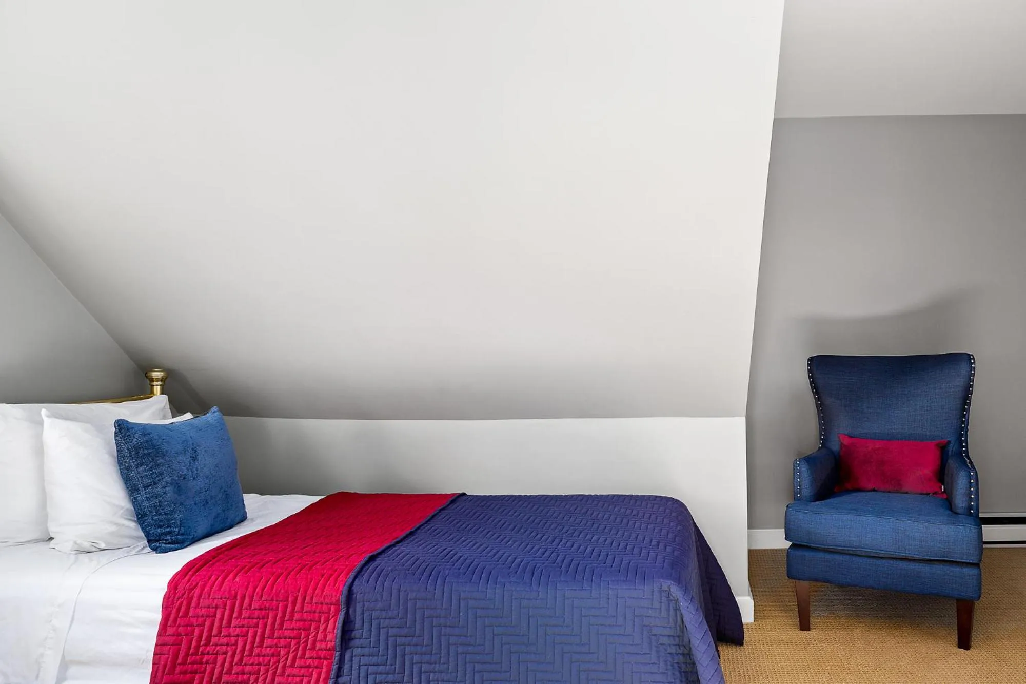 Bed in East Wind Inn on the Water