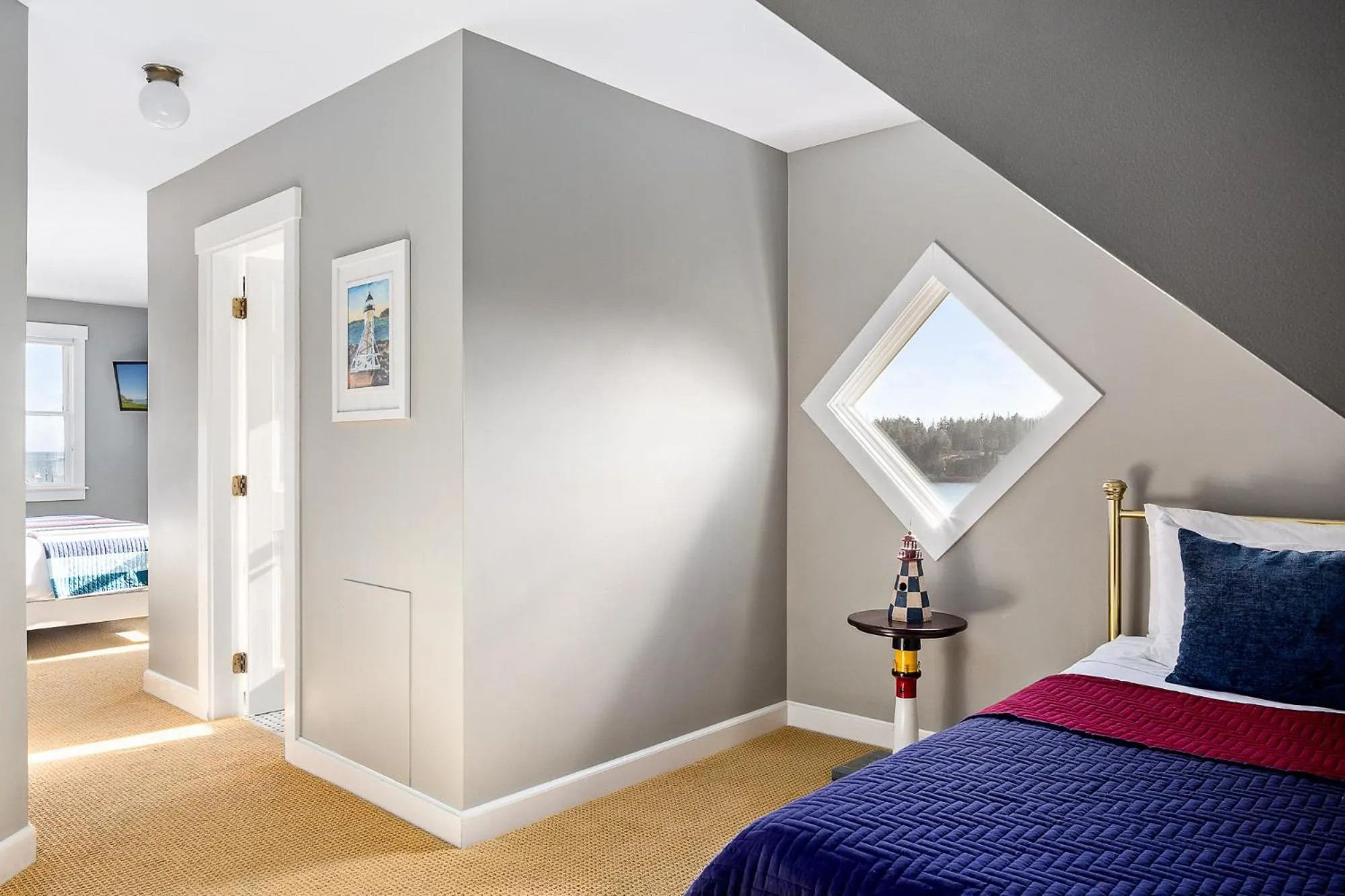 Bed in East Wind Inn on the Water