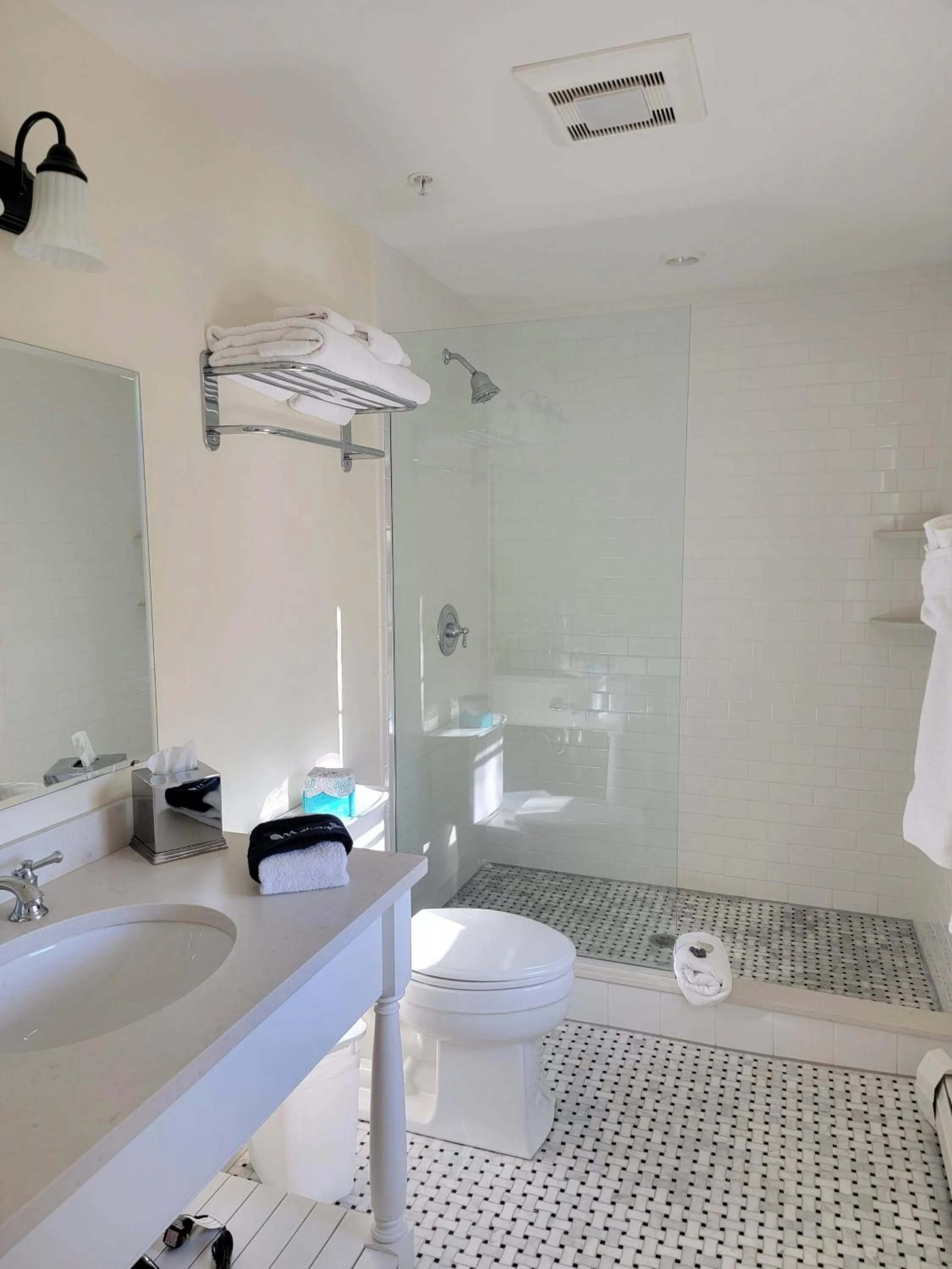 Shower in East Wind Inn on the Water