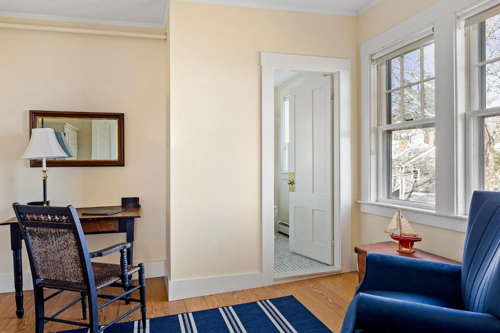 Seating area in East Wind Inn on the Water