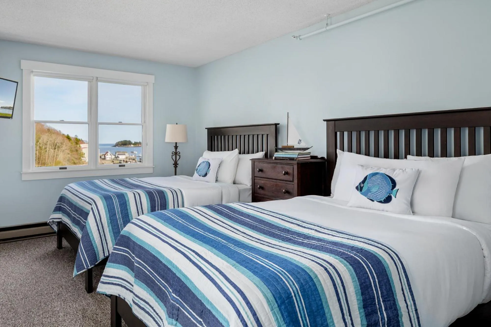 Photo of the whole room in East Wind Inn on the Water