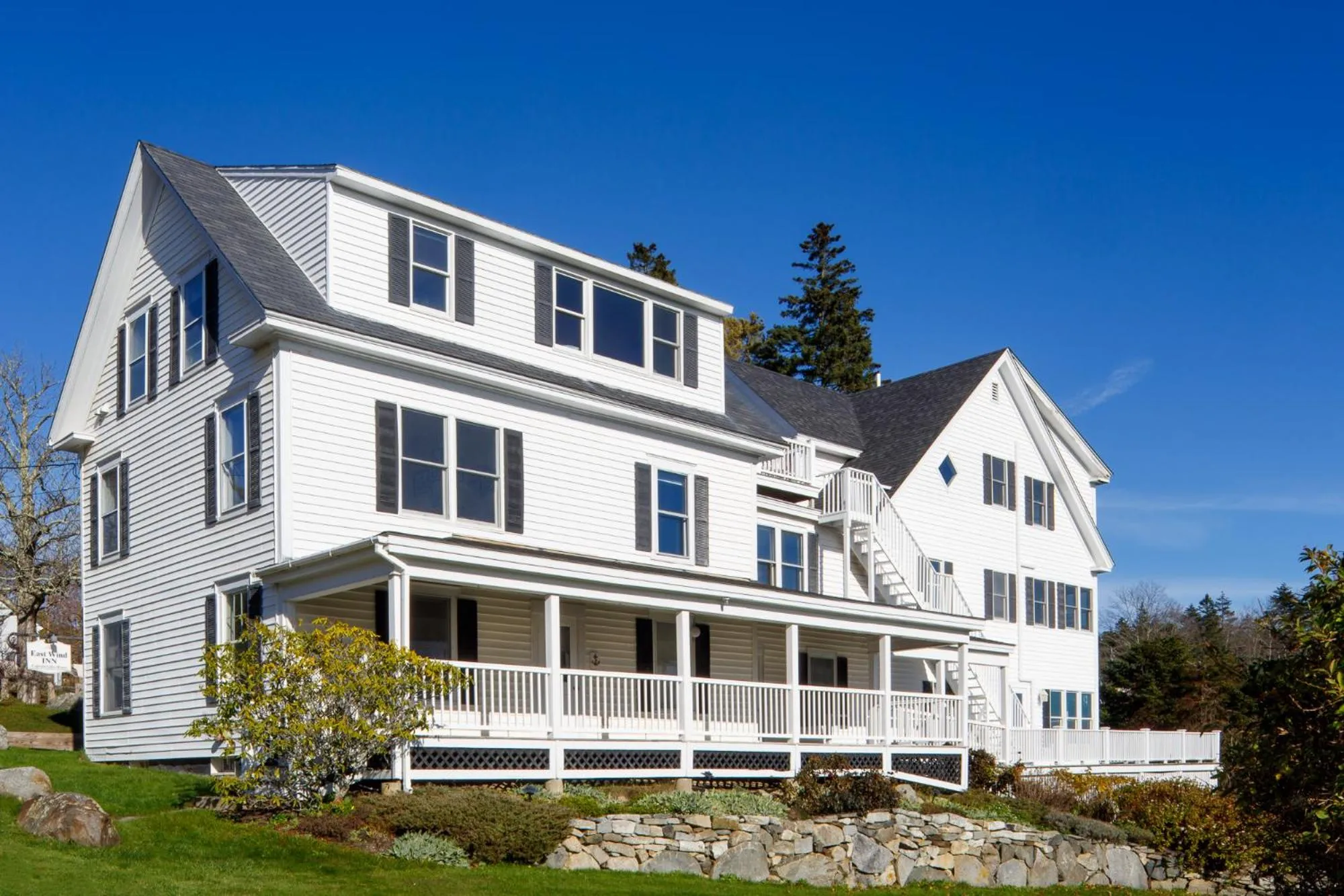 Property building in East Wind Inn on the Water