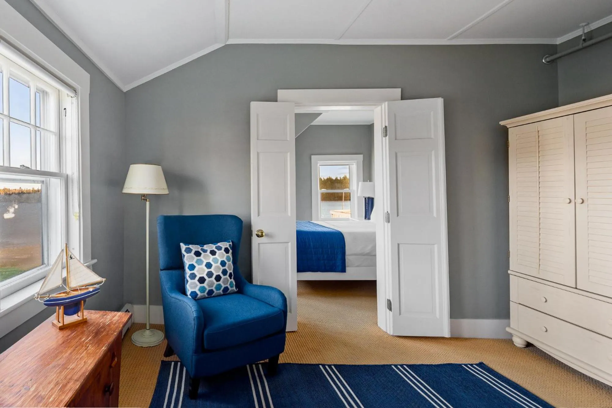 Photo of the whole room in East Wind Inn on the Water