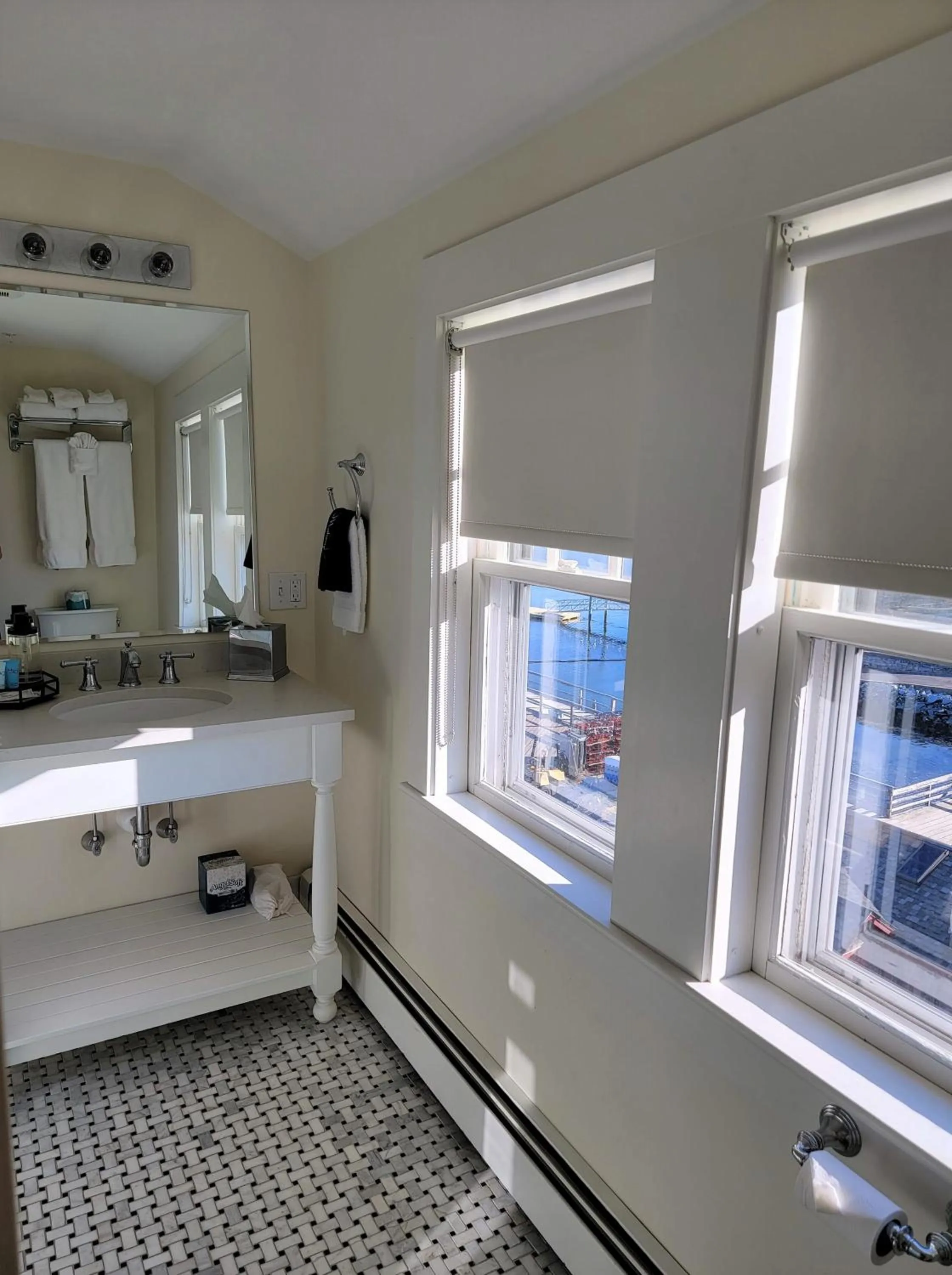 Bathroom in East Wind Inn on the Water