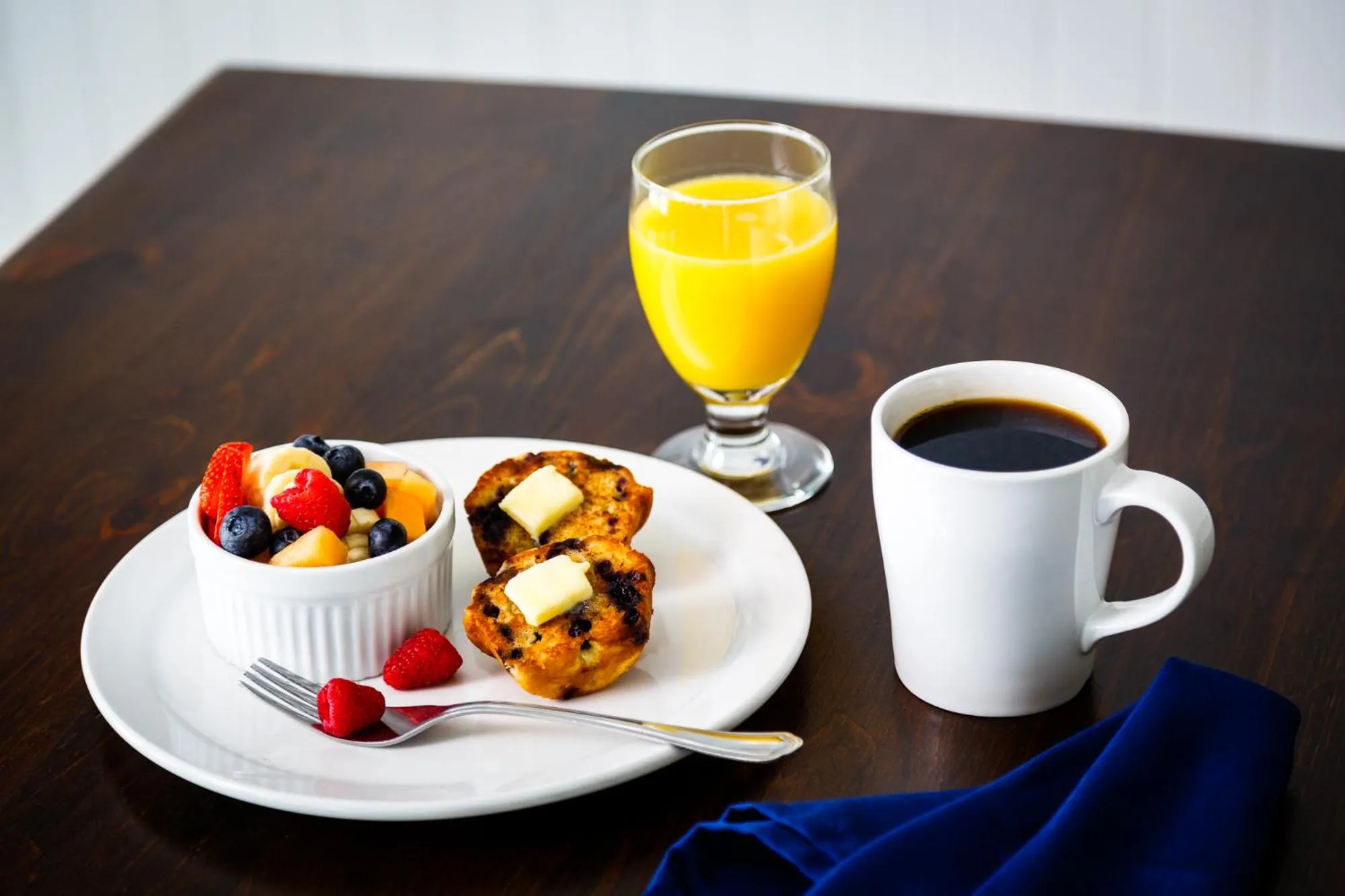 Food and drinks in East Wind Inn on the Water