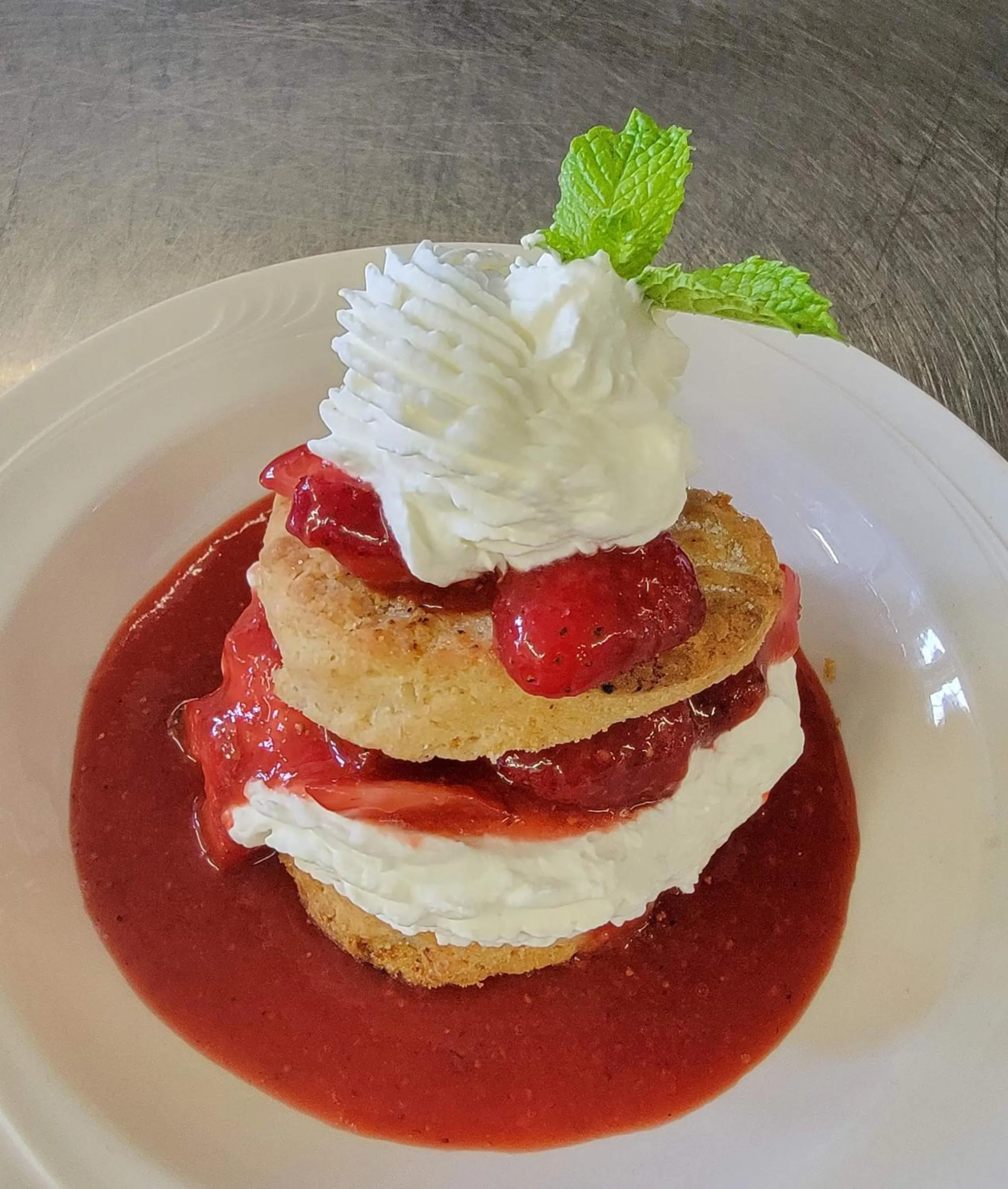 Food and drinks in East Wind Inn on the Water