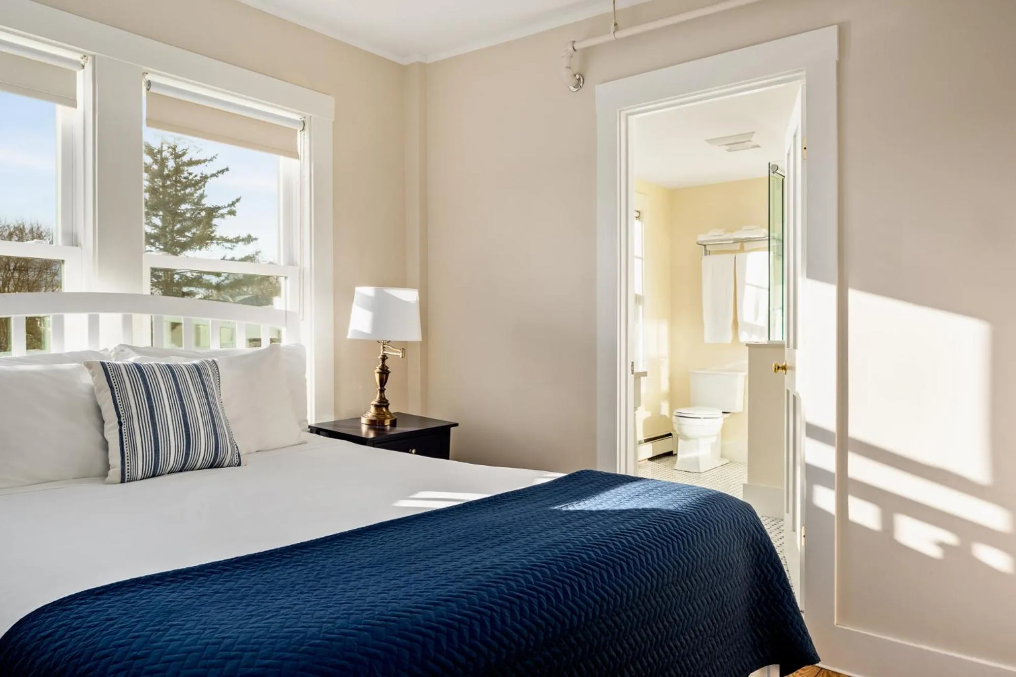 Bed in East Wind Inn on the Water