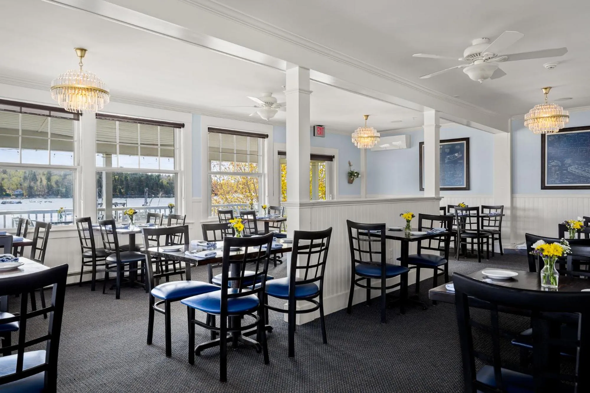 Dining area in East Wind Inn on the Water