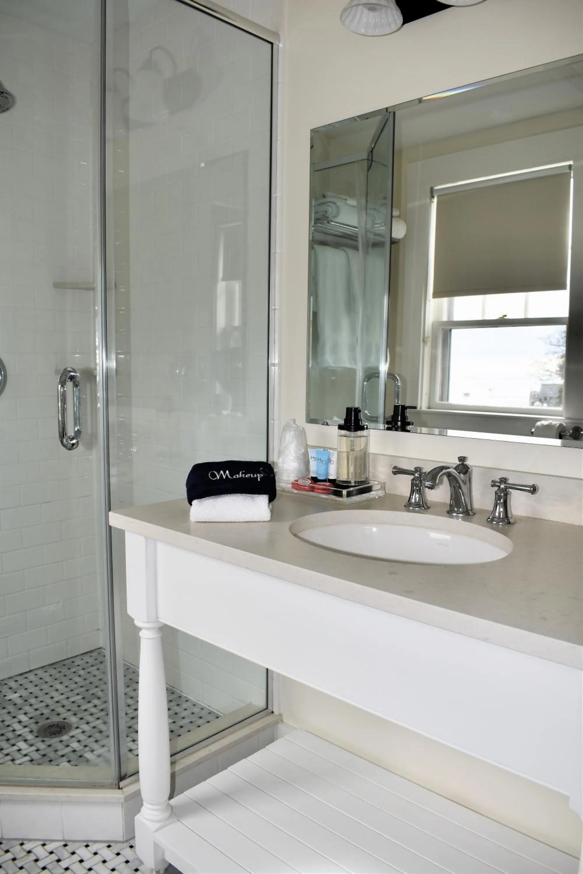 Bathroom in East Wind Inn on the Water