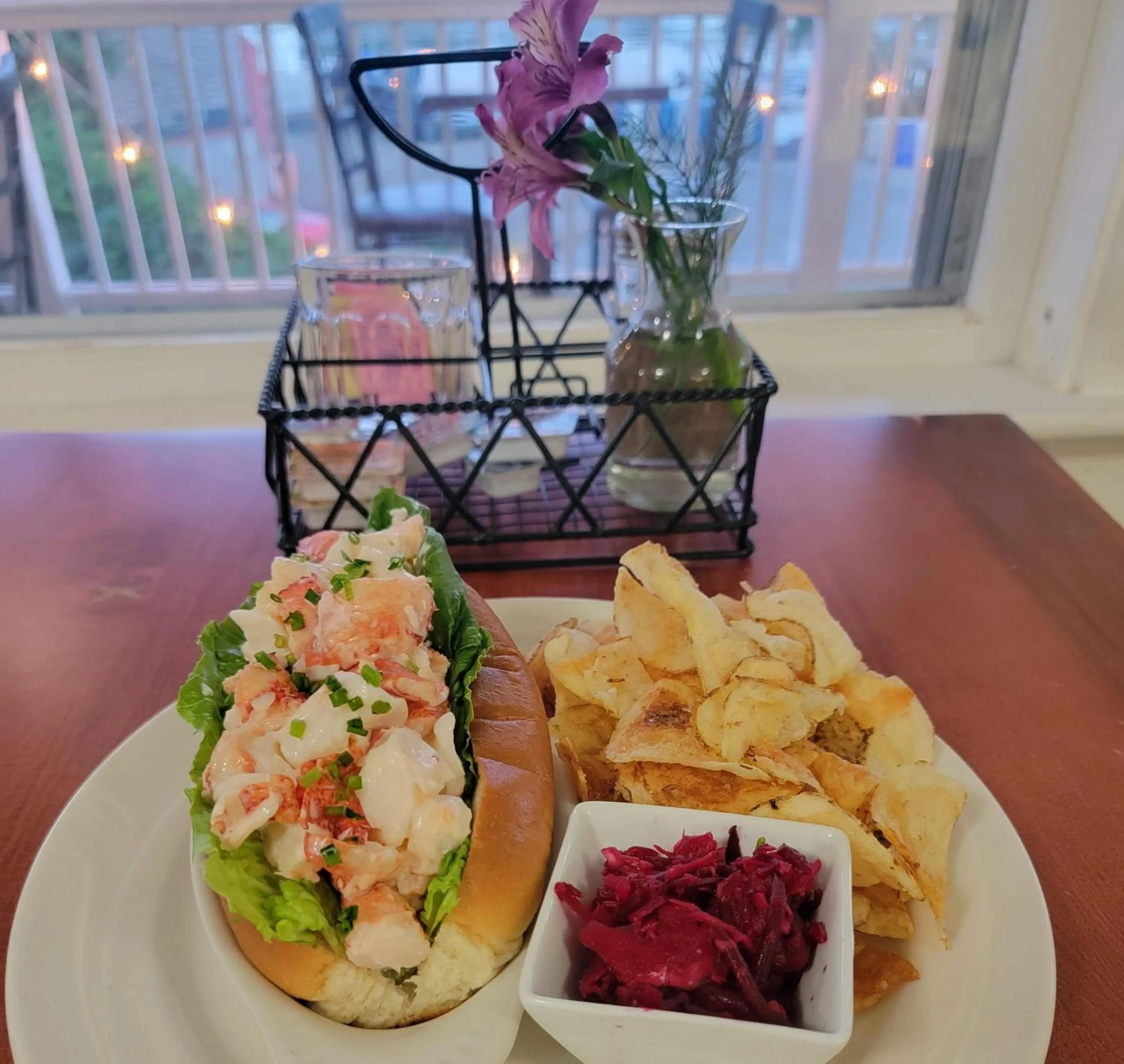 Food and drinks in East Wind Inn on the Water