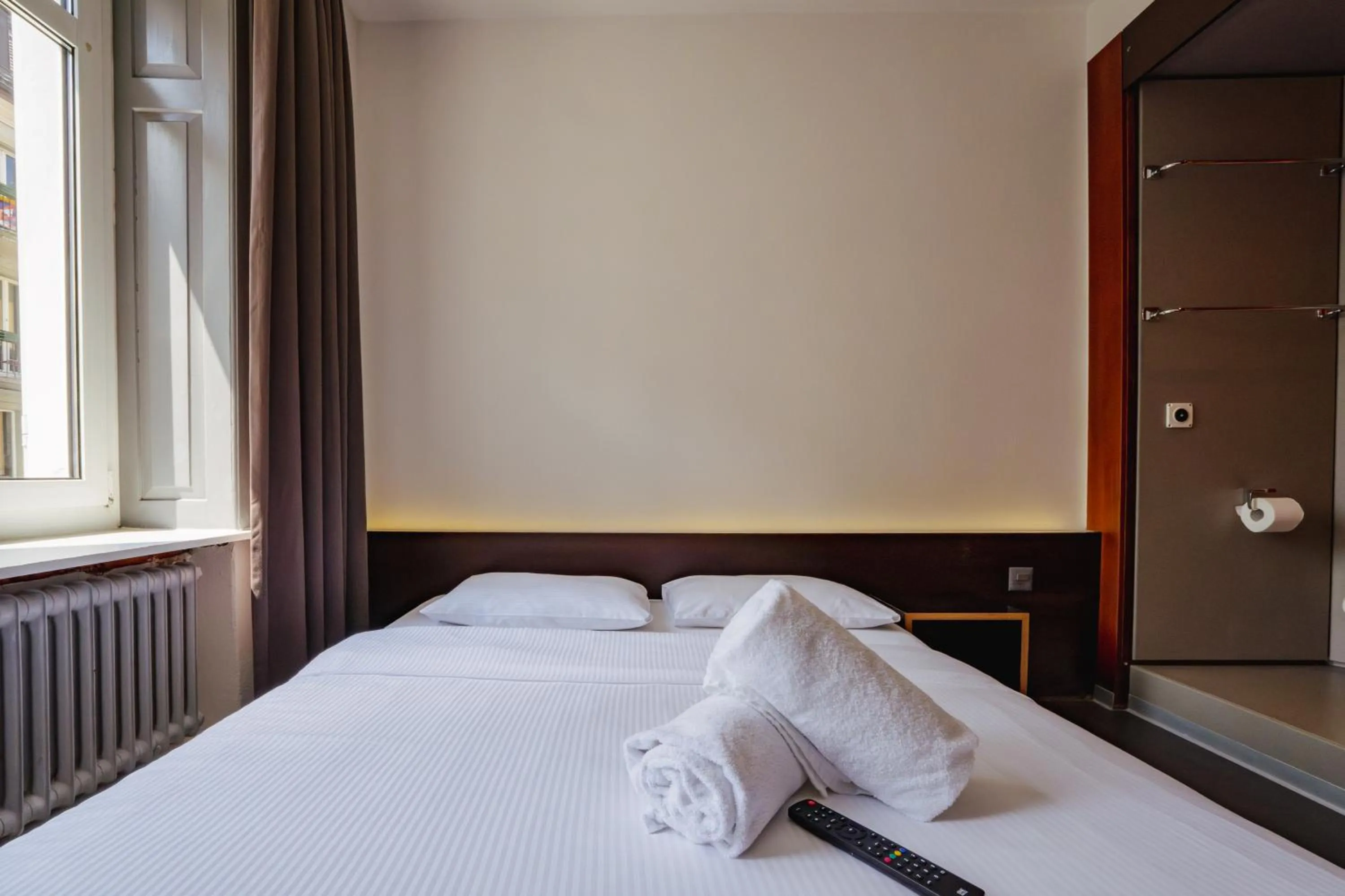 Bedroom, Bed in easyHotel Zürich City Centre