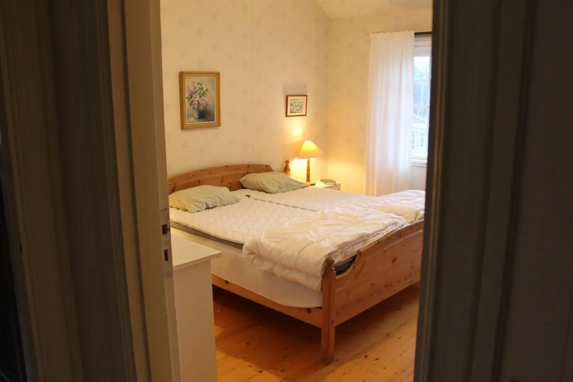 Double Room with Private Bathroom and Sauna - single occupancy in Trunna Vandrarhem & Konferens Double Room with Private Bathroom and Sauna - single occupancy in Trunna Vandrarhem & Konferens