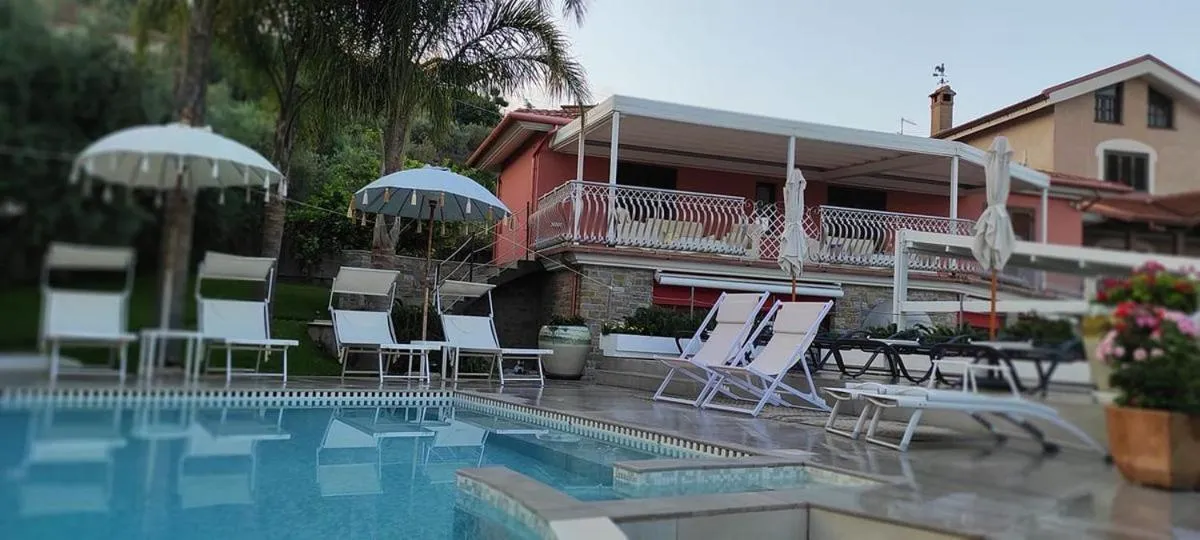 Property building in Le Vele