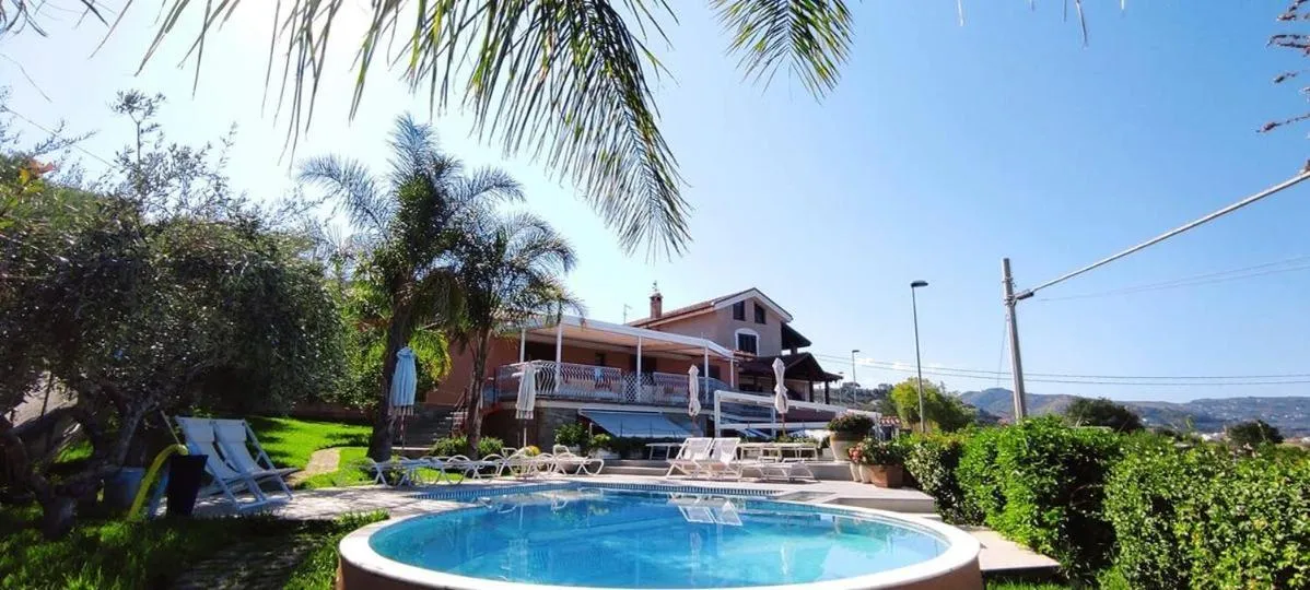 Property building in Le Vele