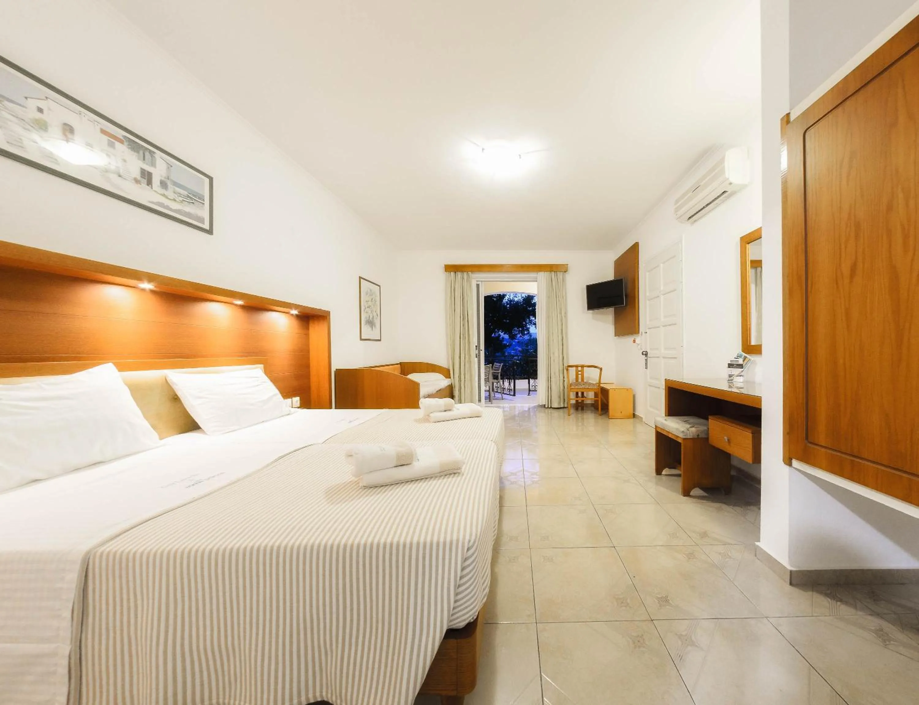 Bedroom, Bed in Zante Palace