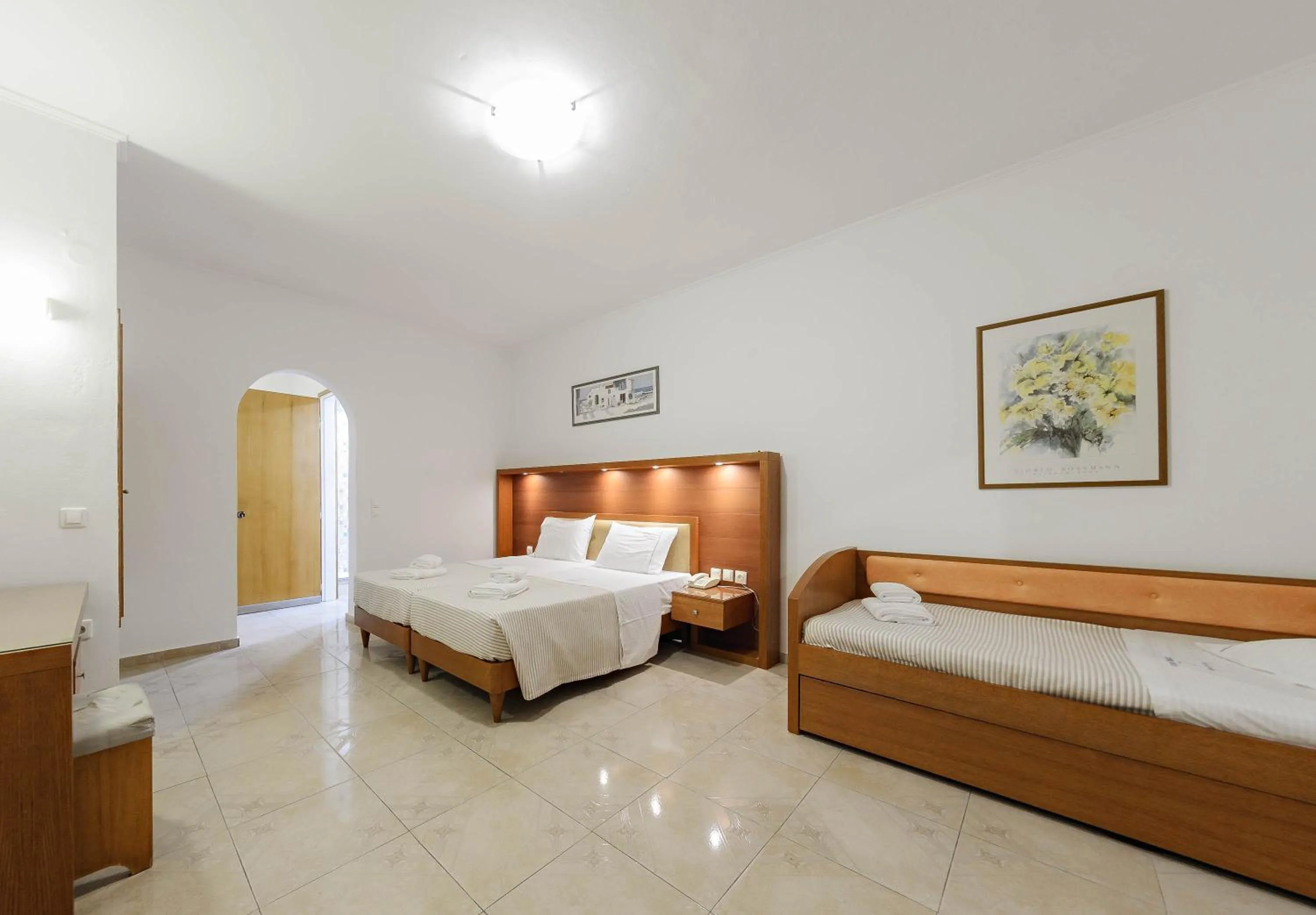 People, Bed in Zante Palace