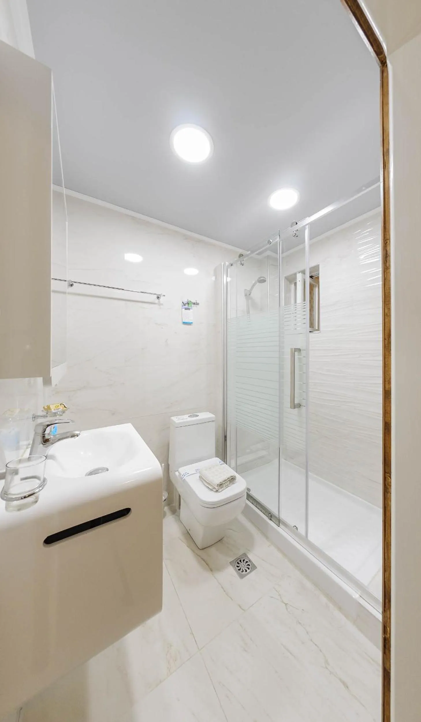 Toilet in Zante Palace