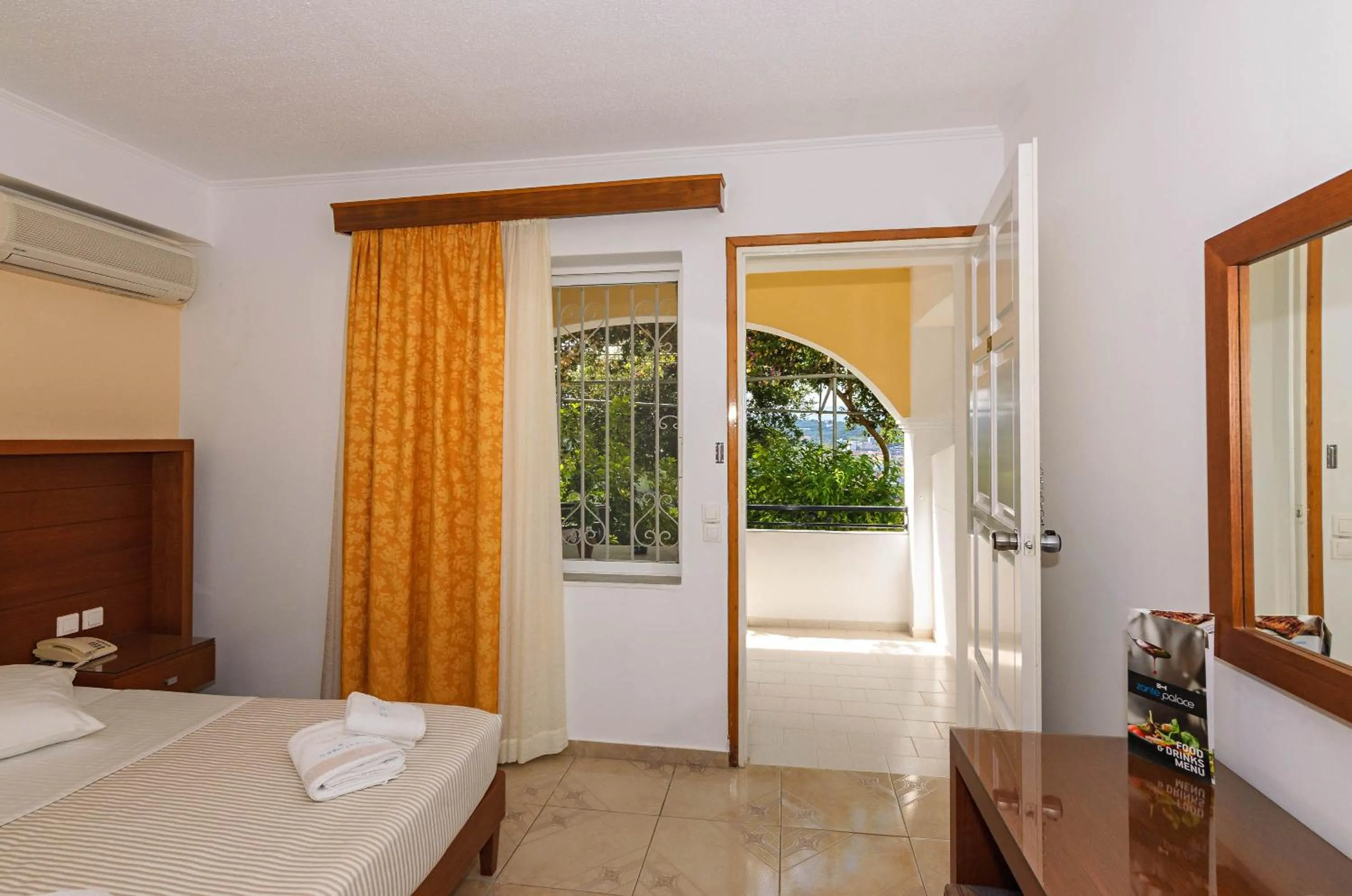 Garden, Bed in Zante Palace