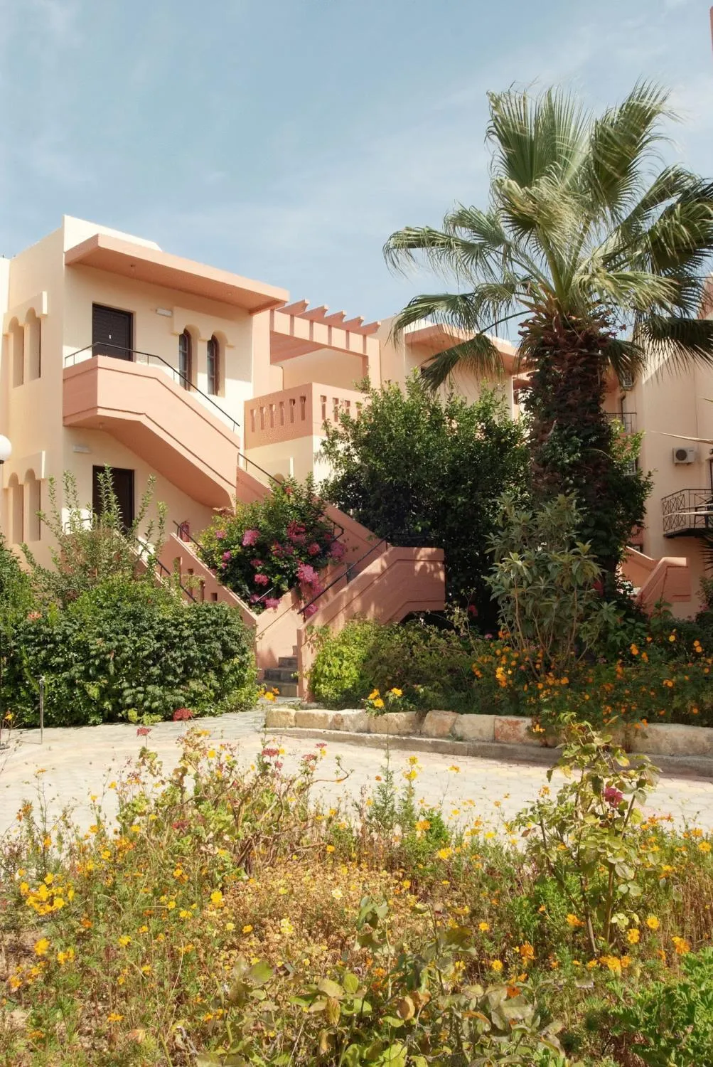 Property building in Ekavi Apartments