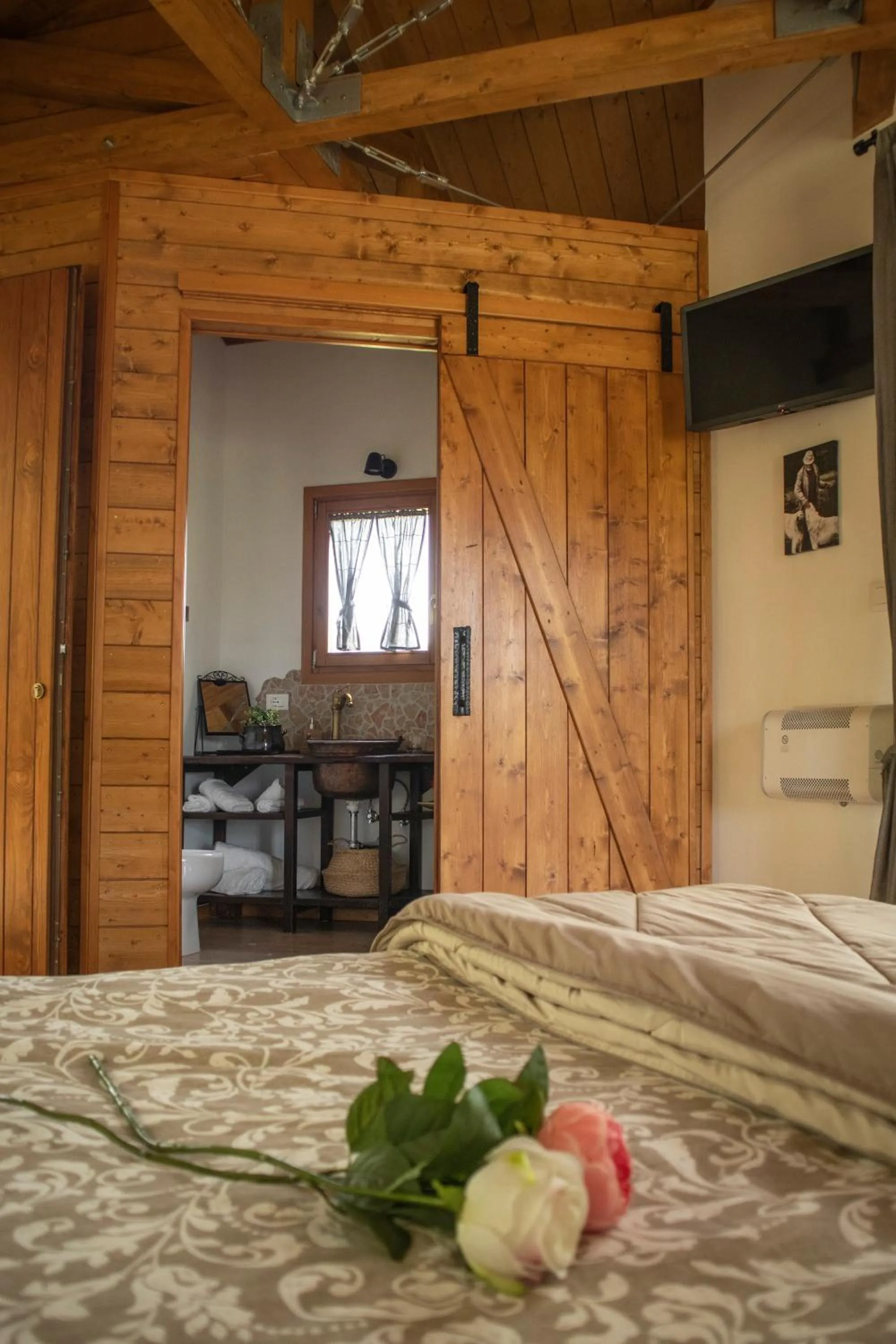 Bedroom, Bed in Guarda Che Luna