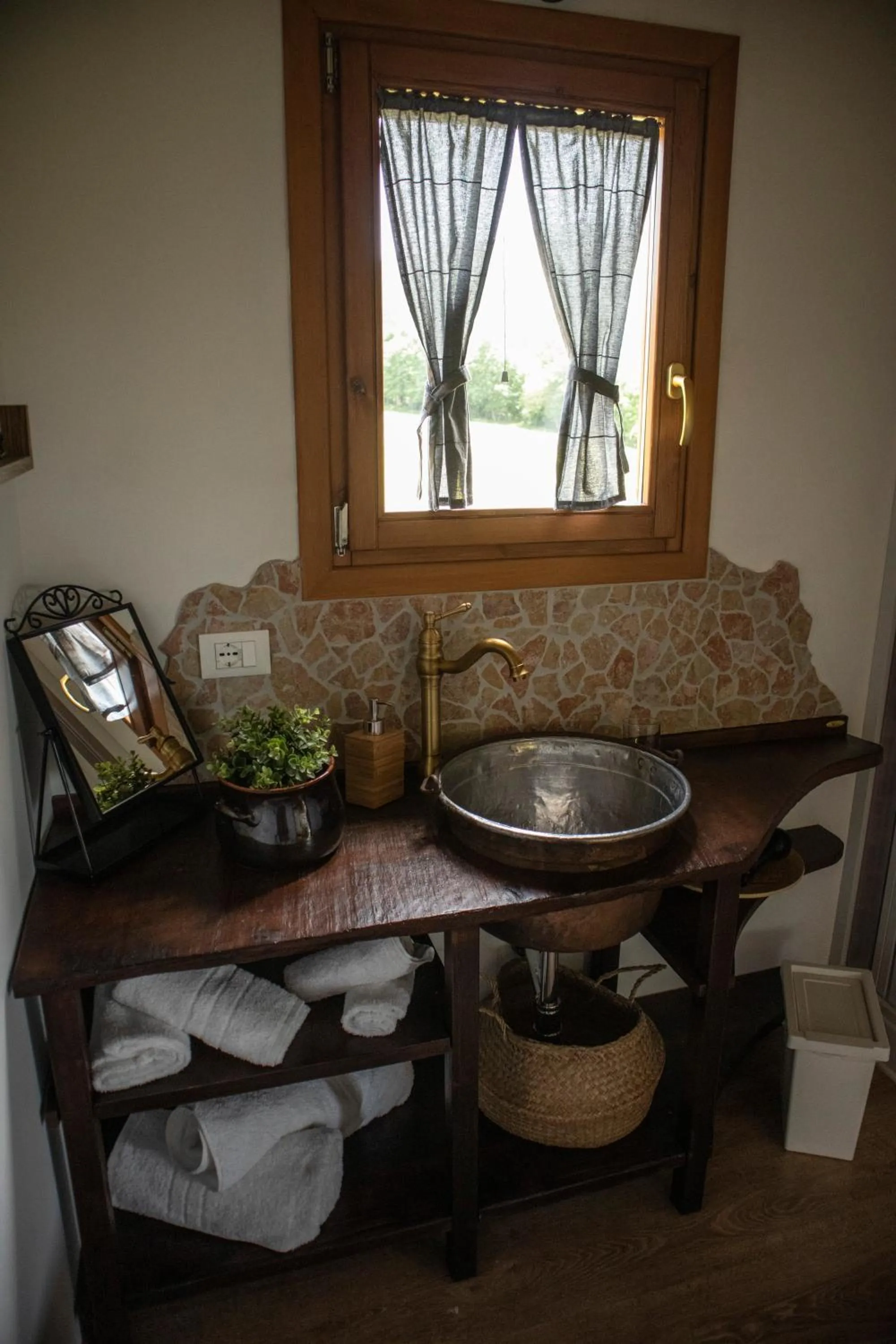 Bathroom in Guarda Che Luna